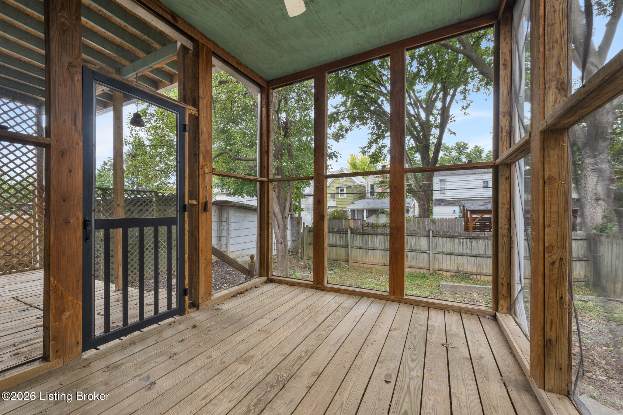 1421 Morton Ave Property Photo 49