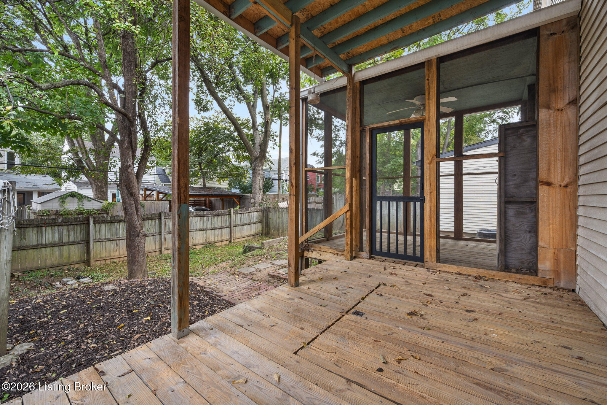 1421 Morton Ave Property Photo 50