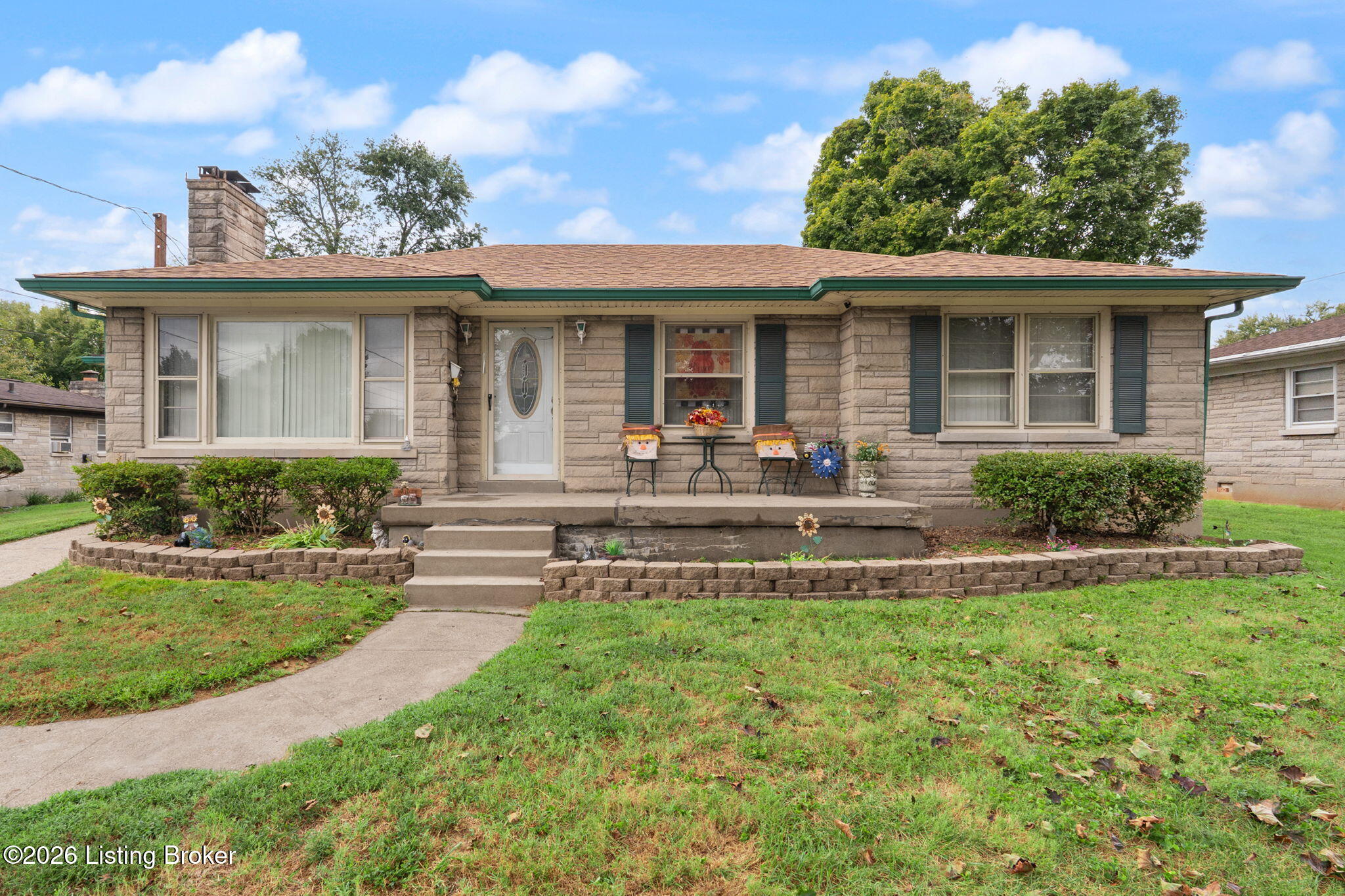 4040 Eden Ln Property Photo 2
