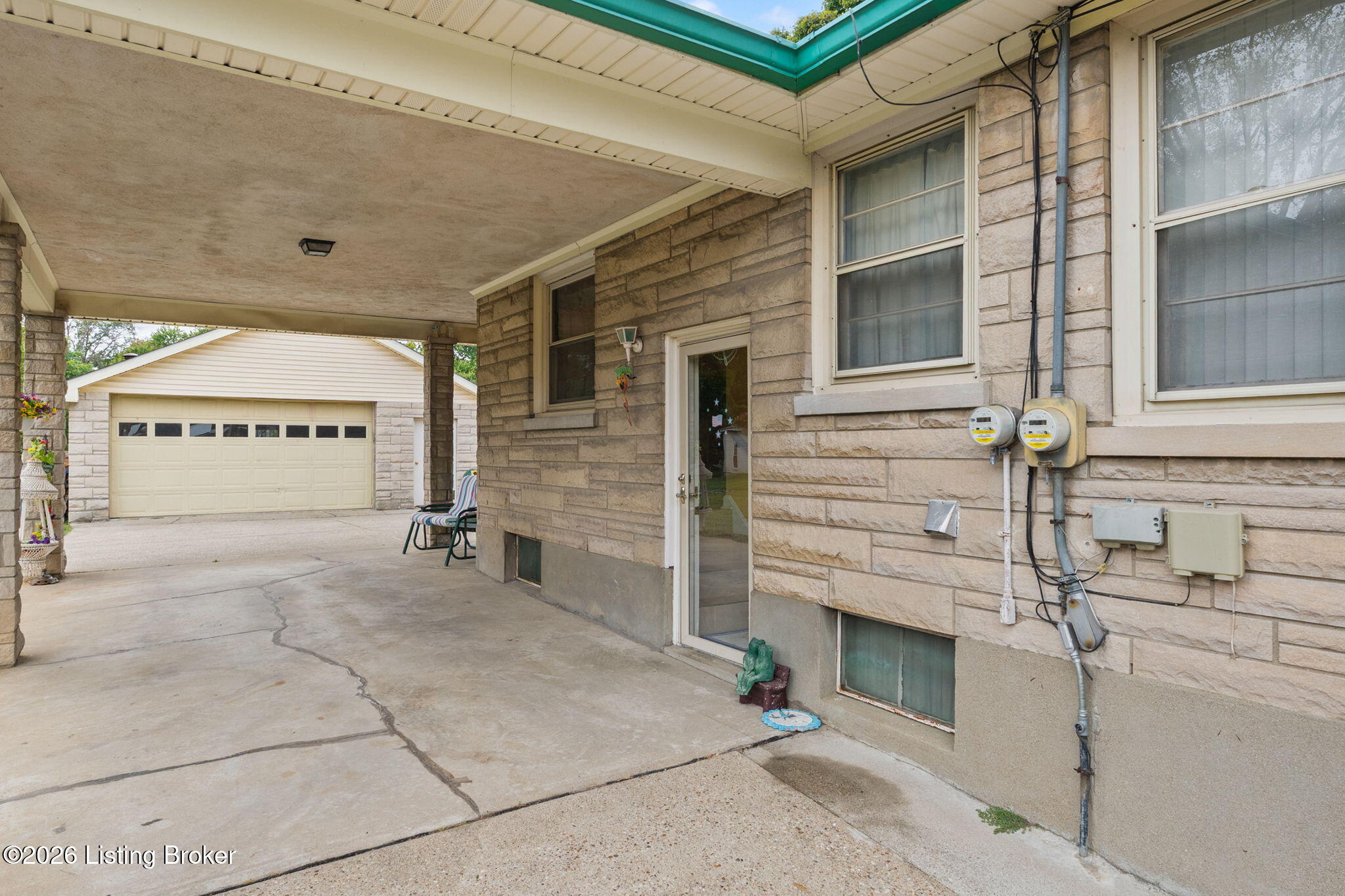 4040 Eden Ln Property Photo 3