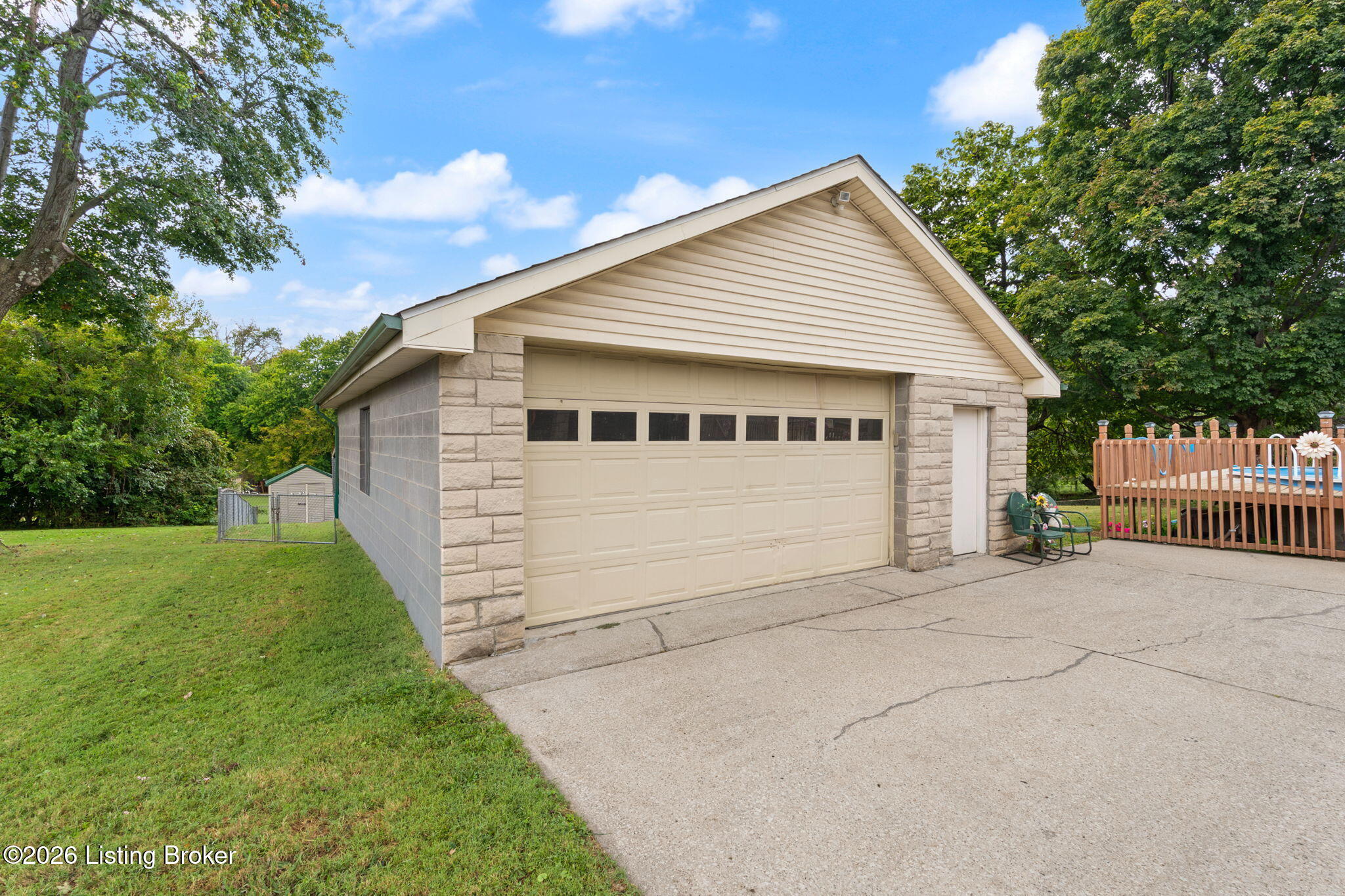 4040 Eden Ln Property Photo 4