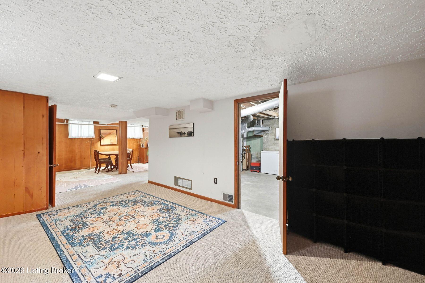 708 Parkway Dr Property Photo 35