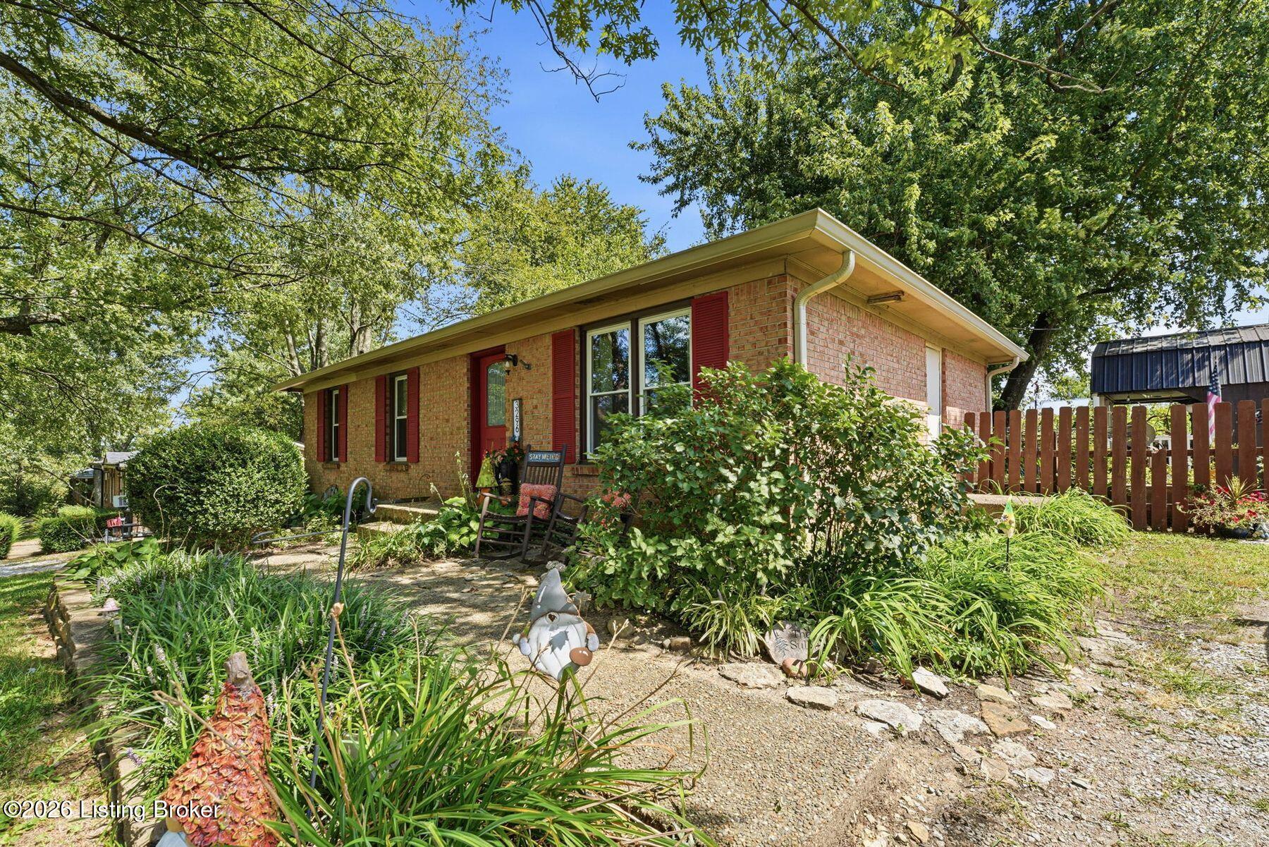 3296 Lake Jericho Rd Property Photo 3