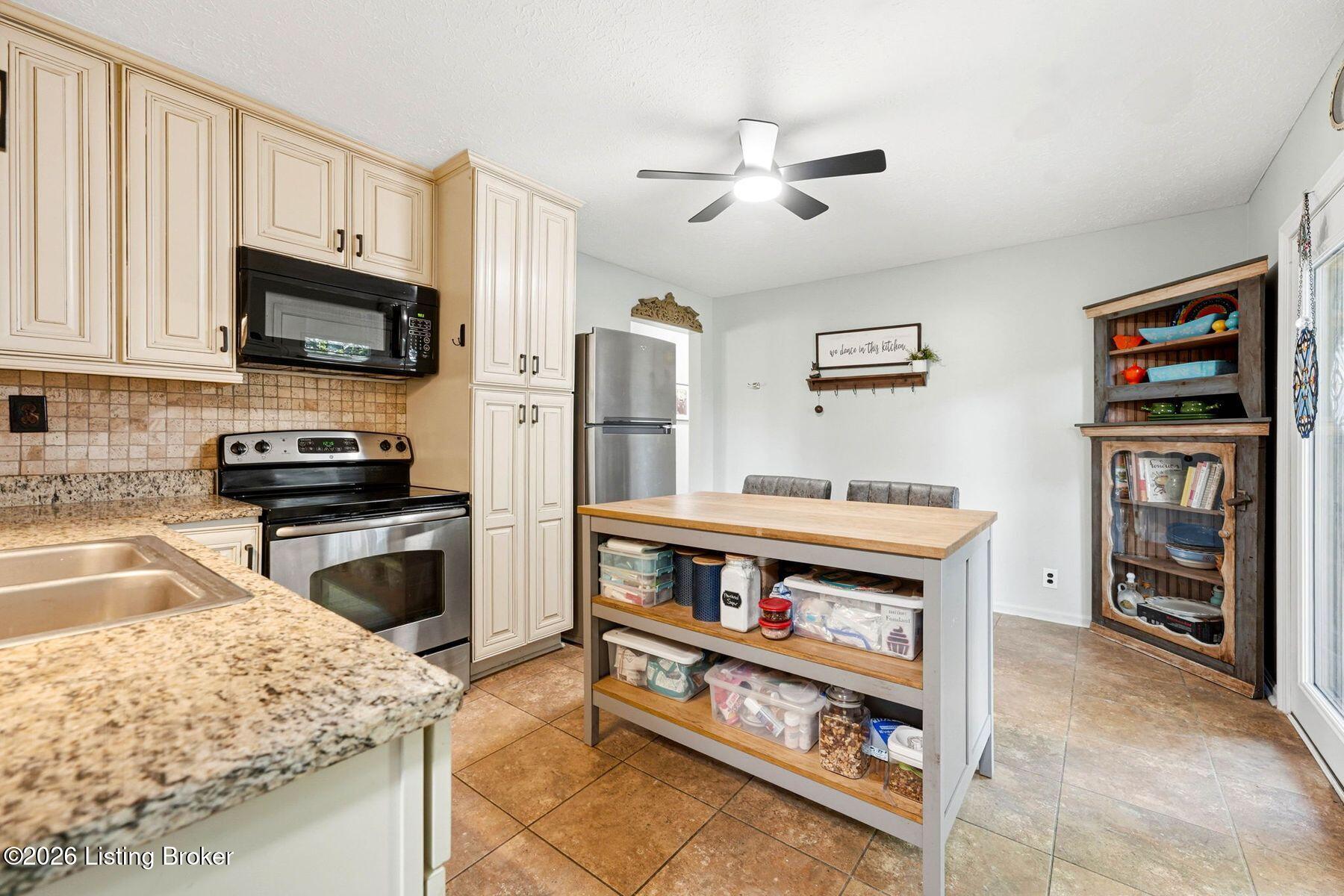 3296 Lake Jericho Rd Property Photo 12