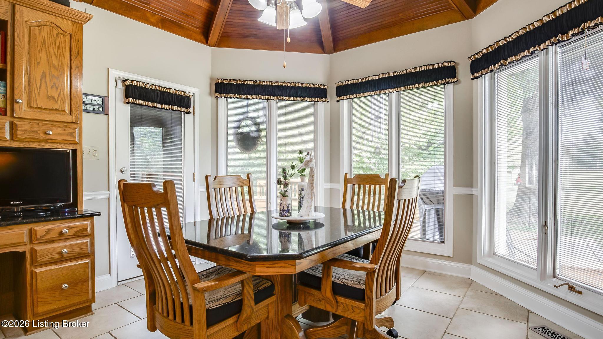 2835 Ky-261 Property Photo 22