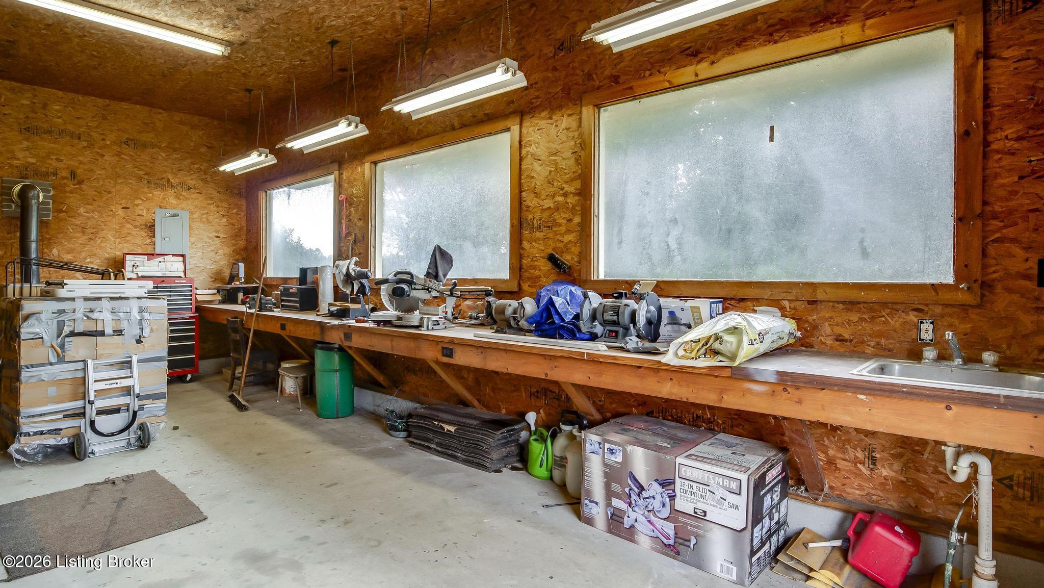 2835 Ky-261 Property Photo 98