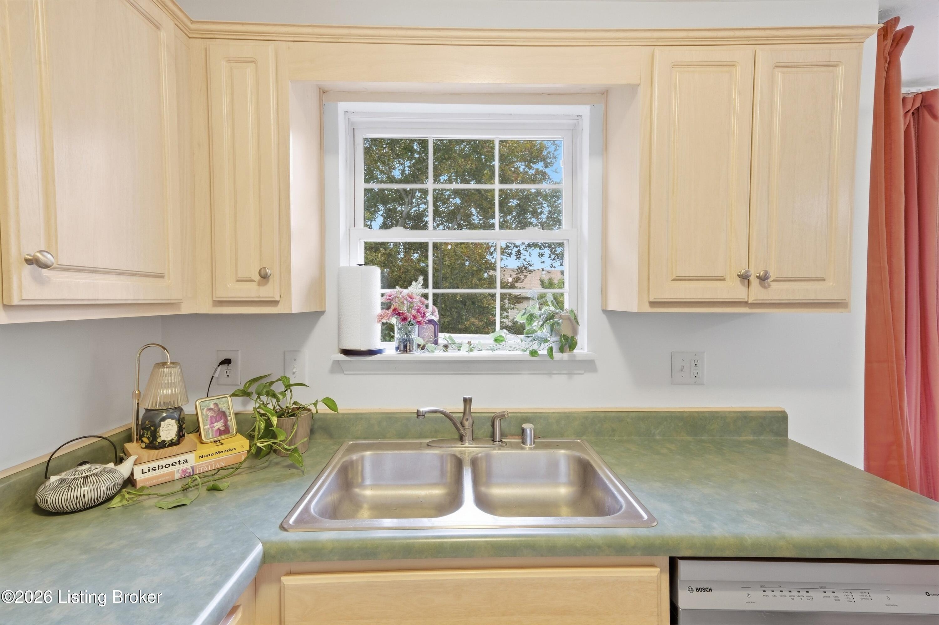496 Simmons Ln Property Photo 14