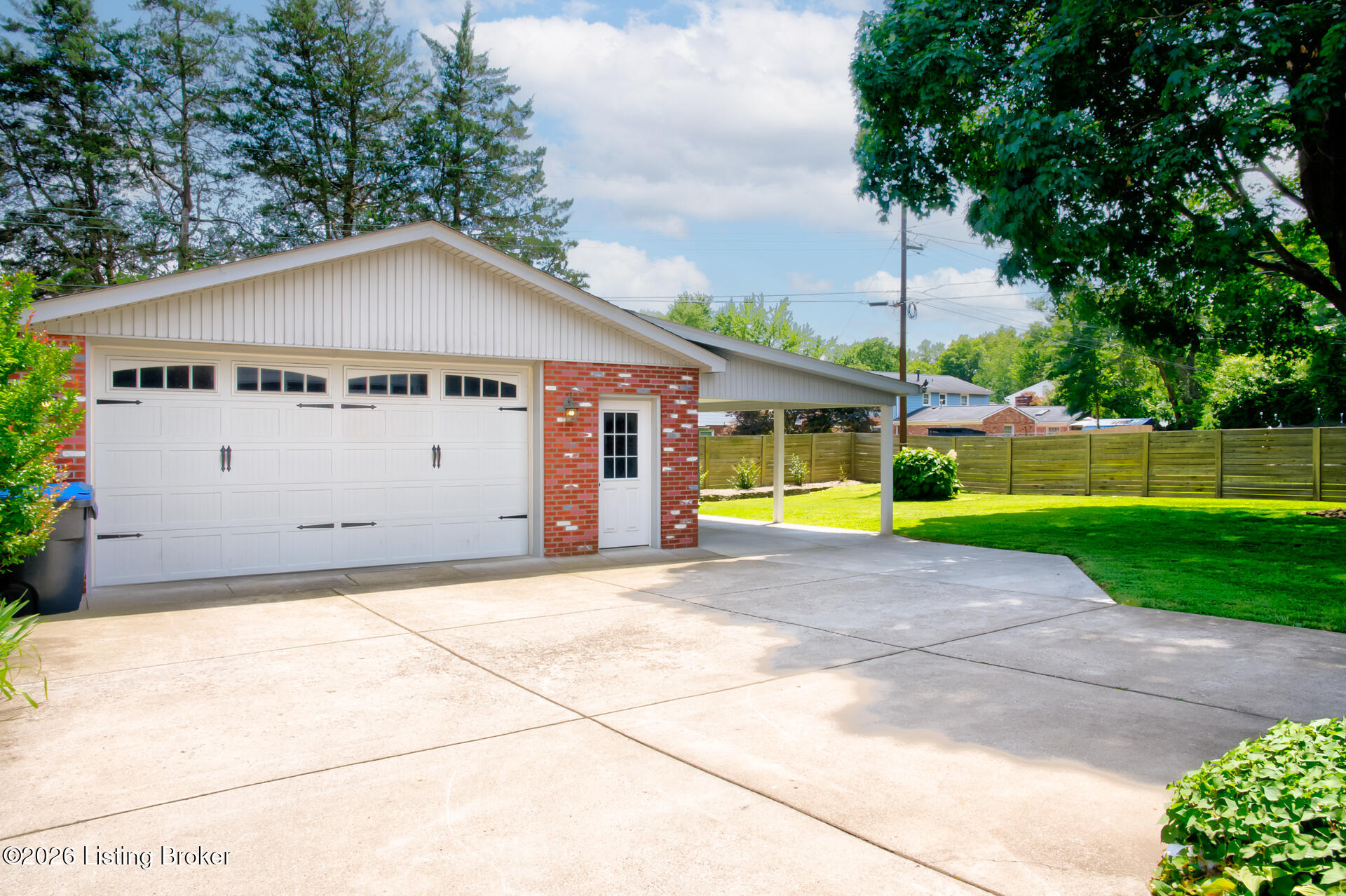10003 Silverwood Ln Property Photo 52