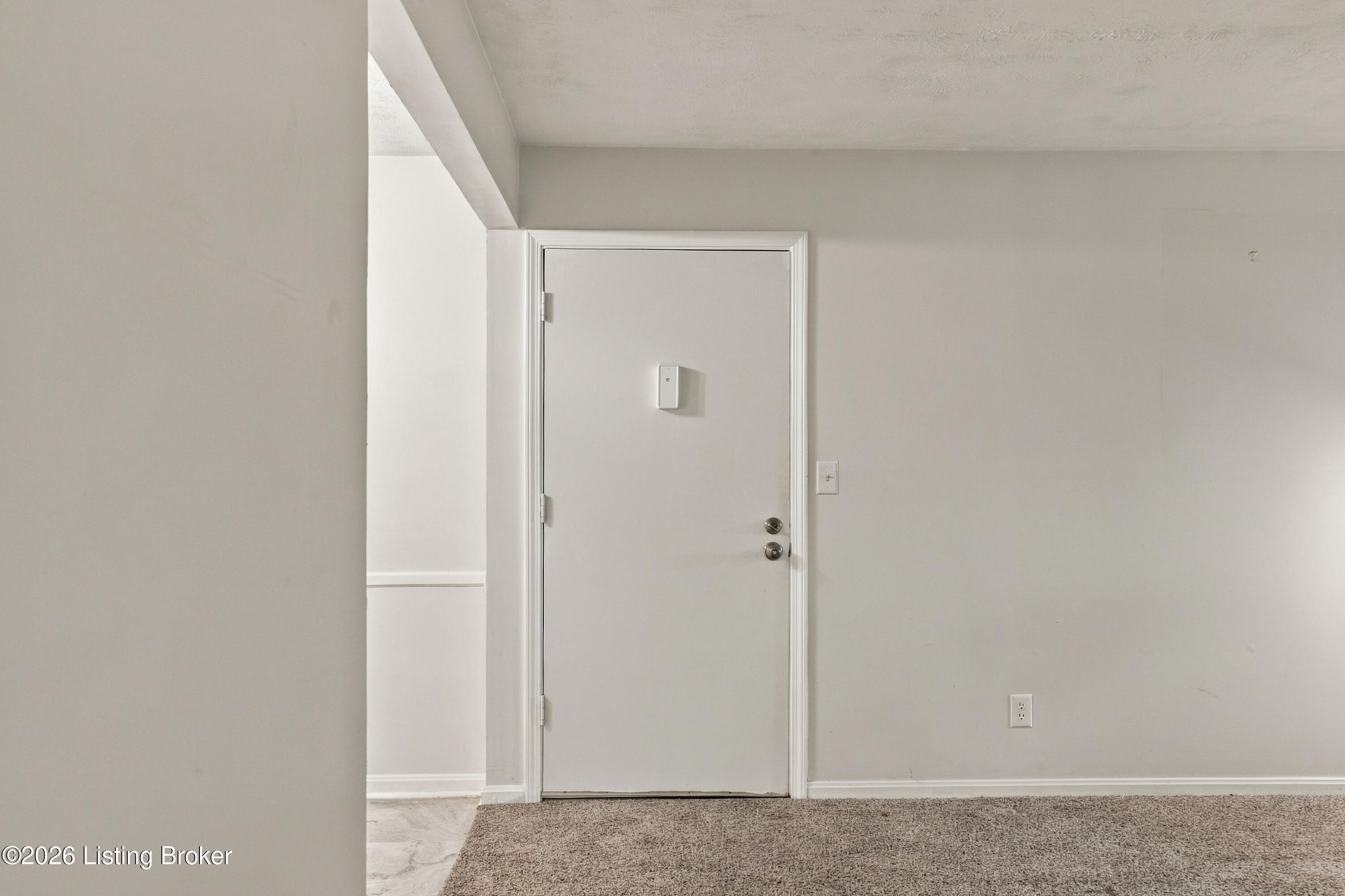 105 Algiers Ct 3 Property Photo 4