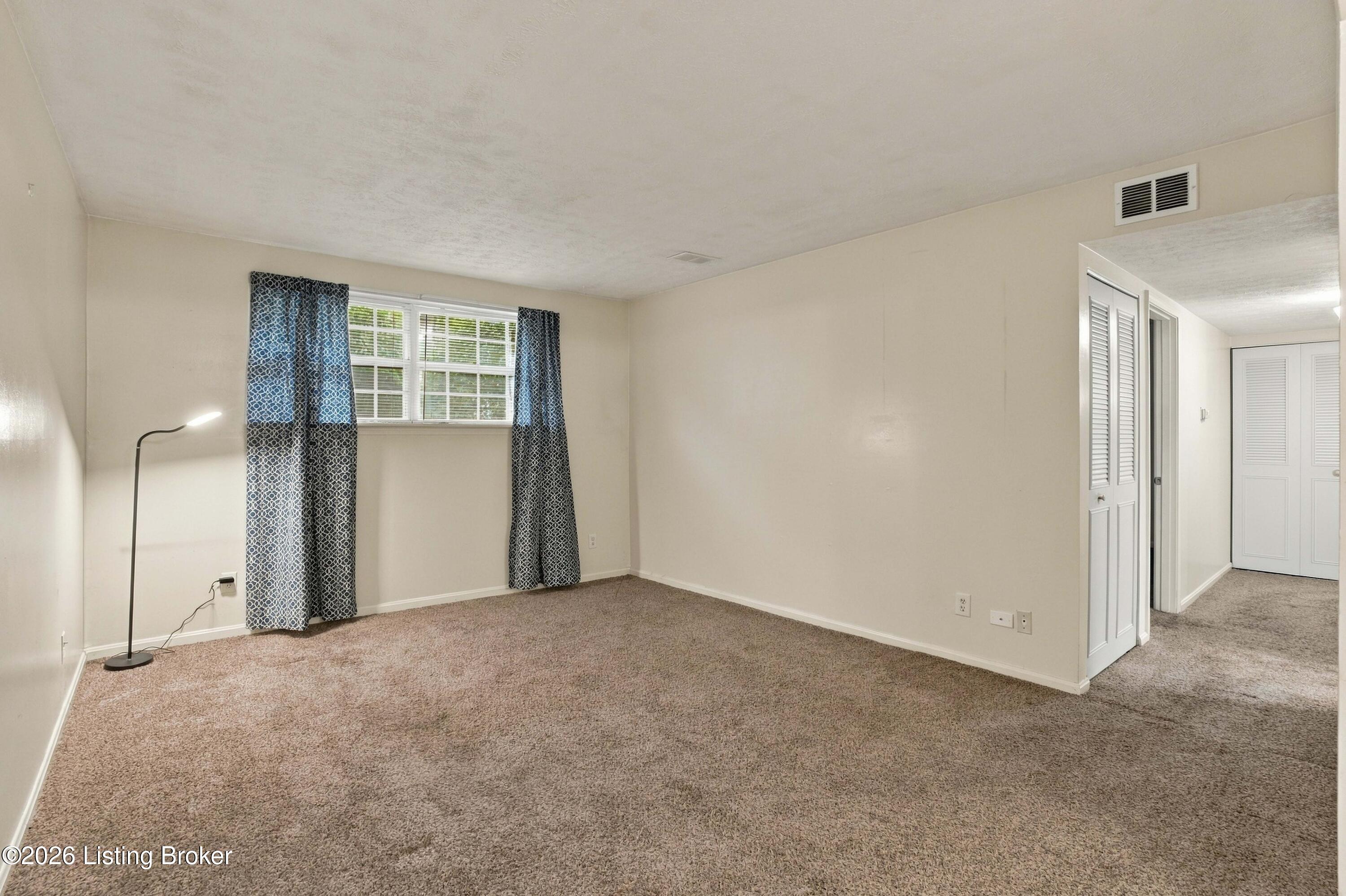 105 Algiers Ct 3 Property Photo 5