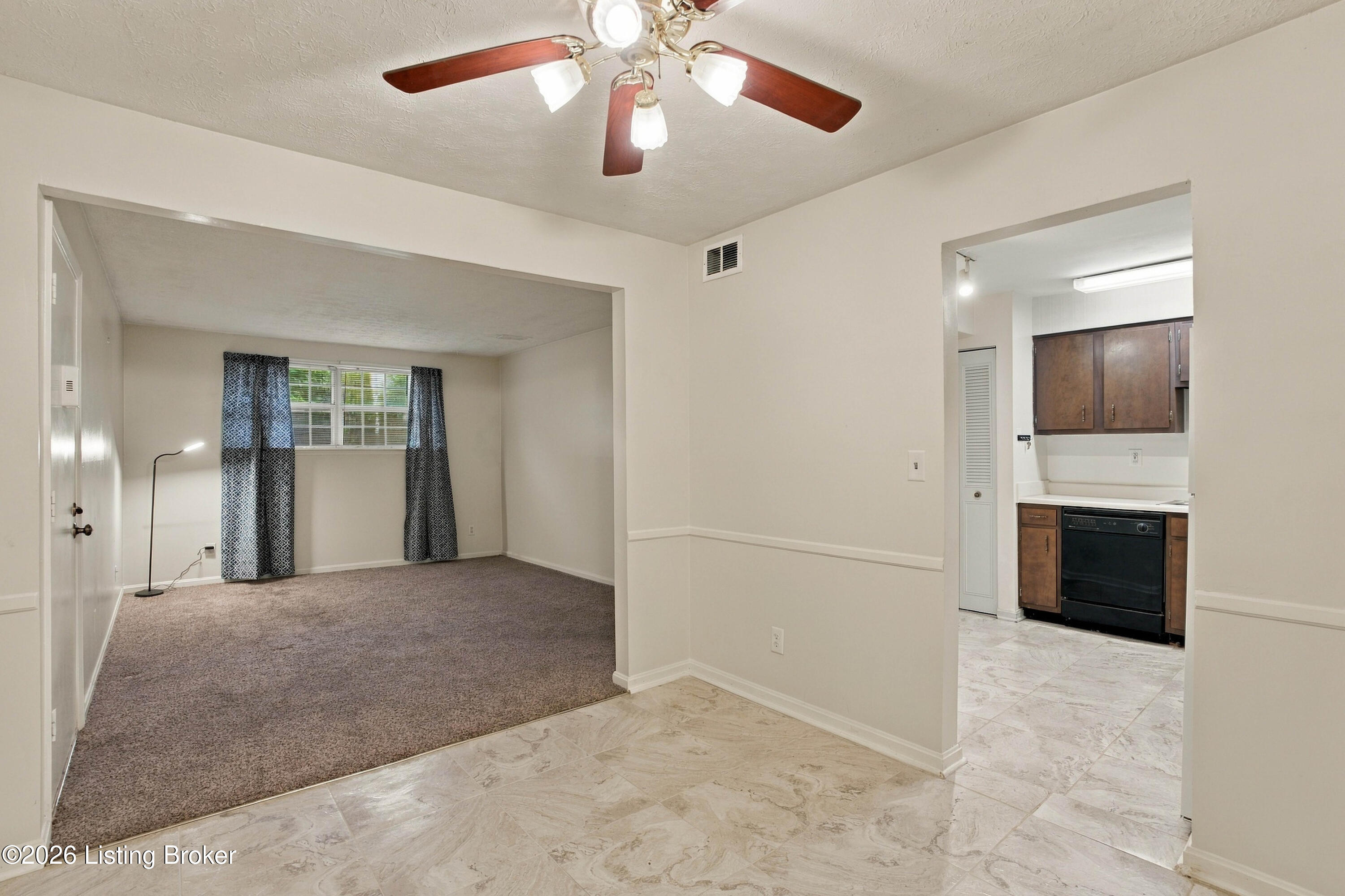 105 Algiers Ct 3 Property Photo 7