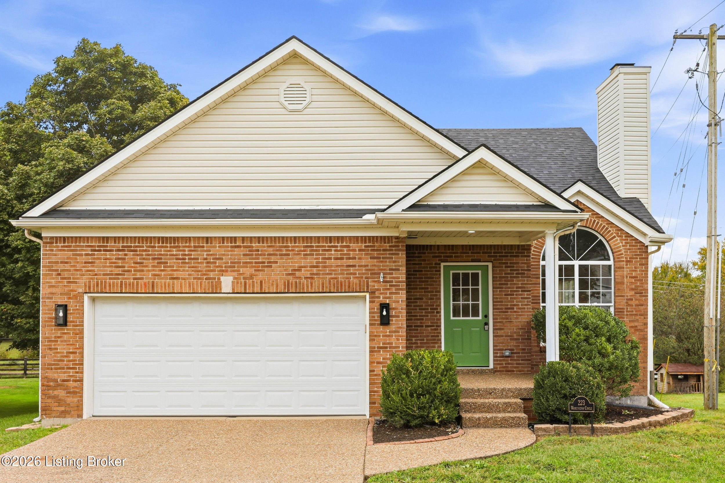223 Washington Cir Property Photo 1