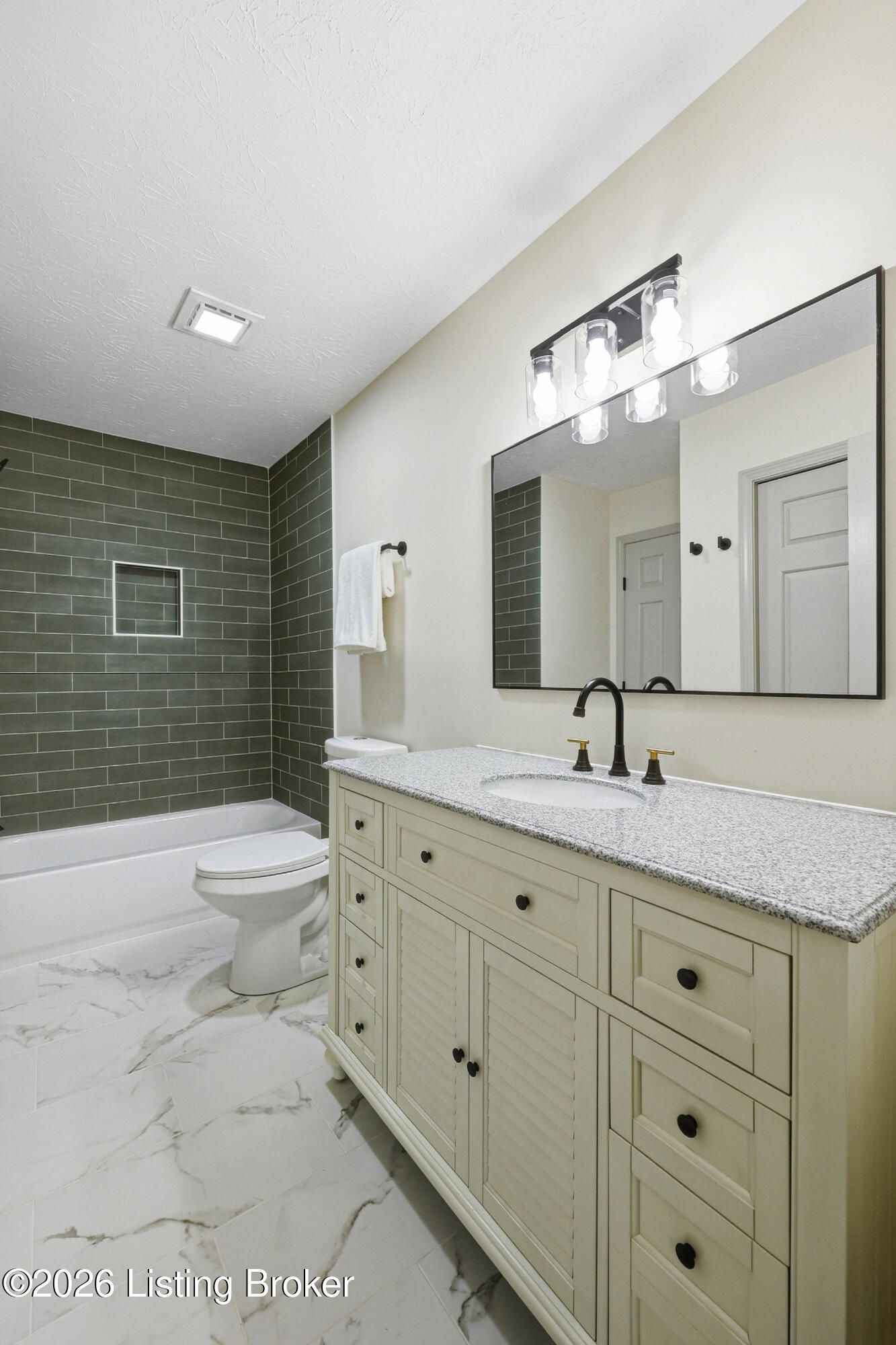 223 Washington Cir Property Photo 23