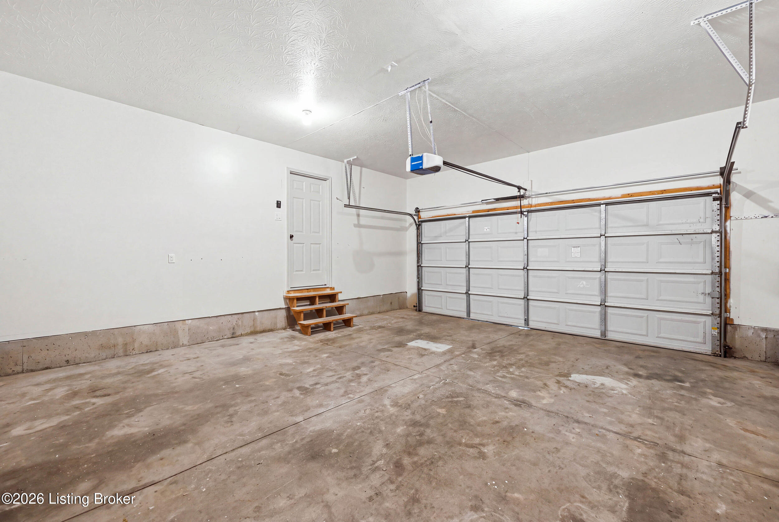 223 Washington Cir Property Photo 39