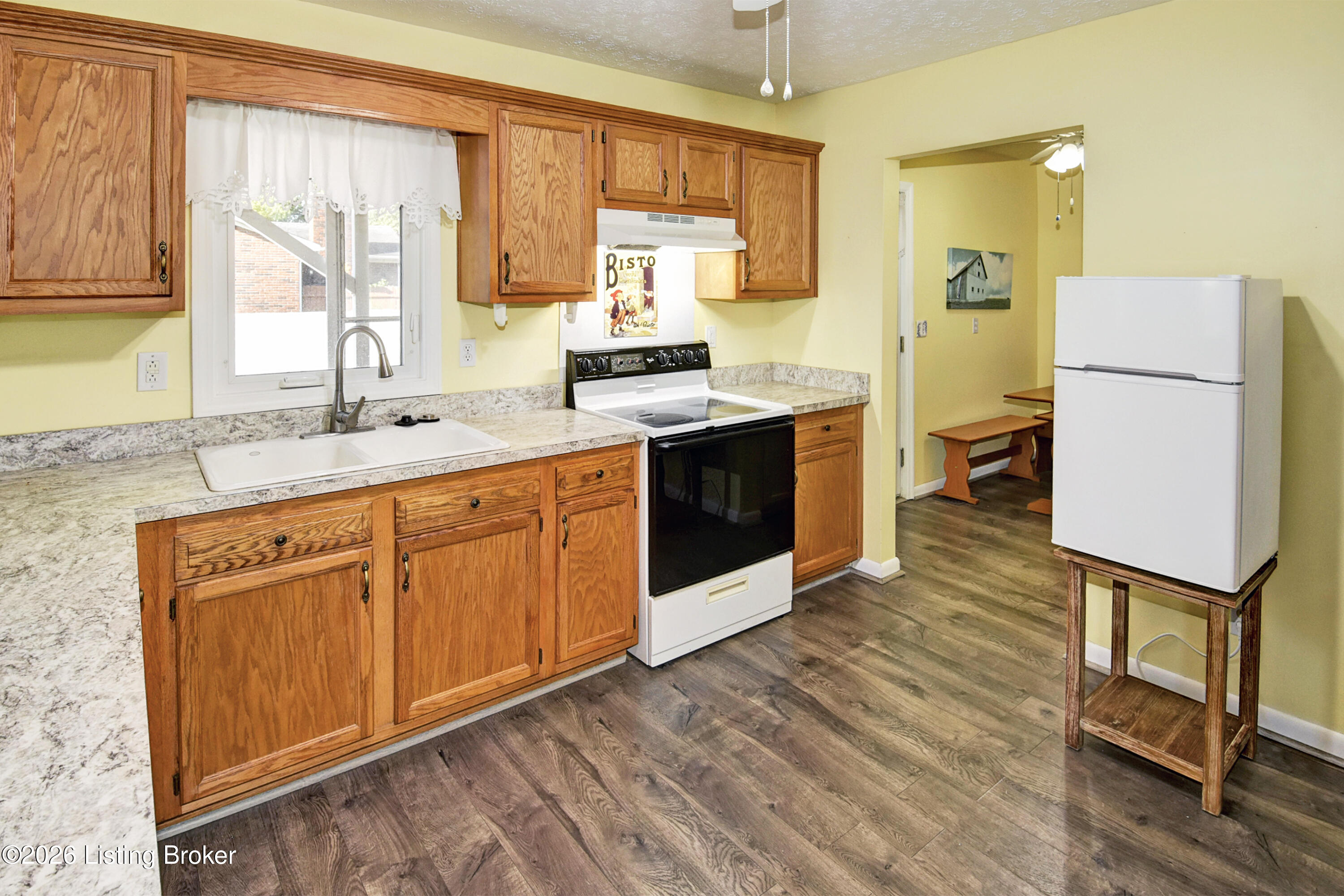 11524 Lower River Rd Property Photo 8