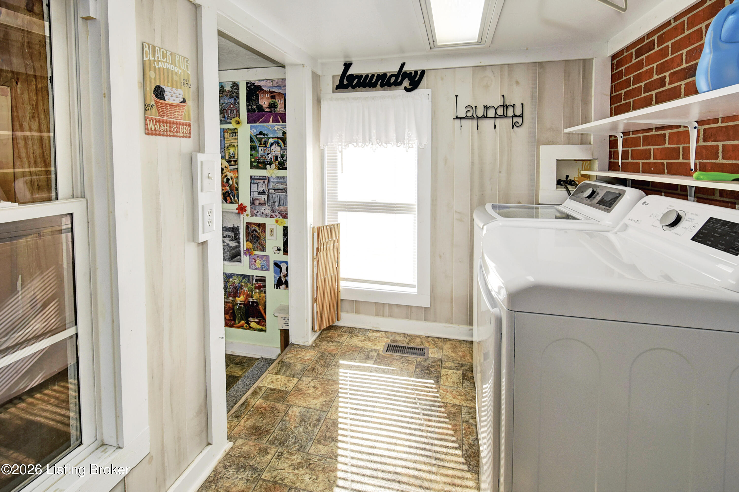 11524 Lower River Rd Property Photo 16