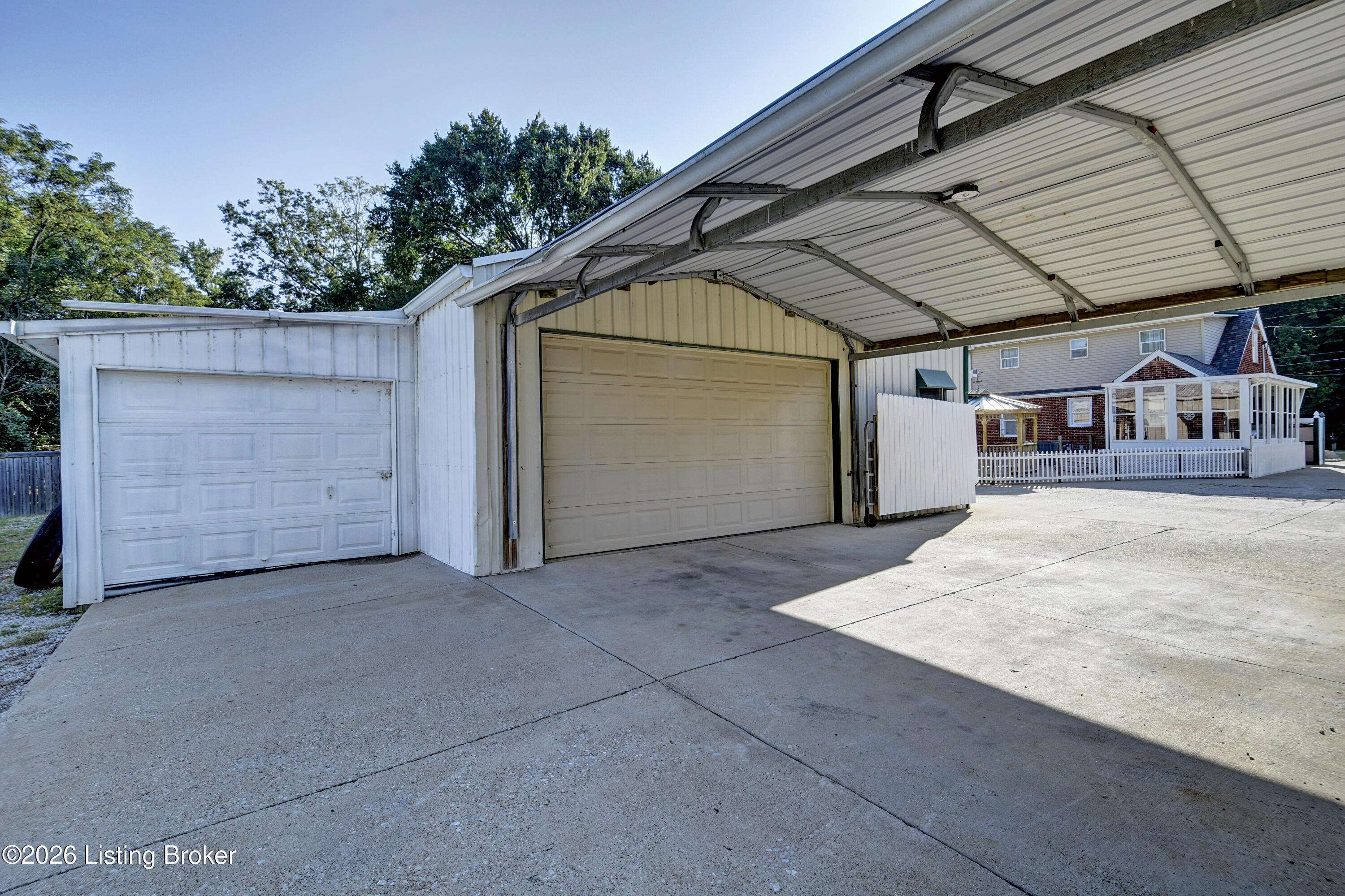 11524 Lower River Rd Property Photo 37