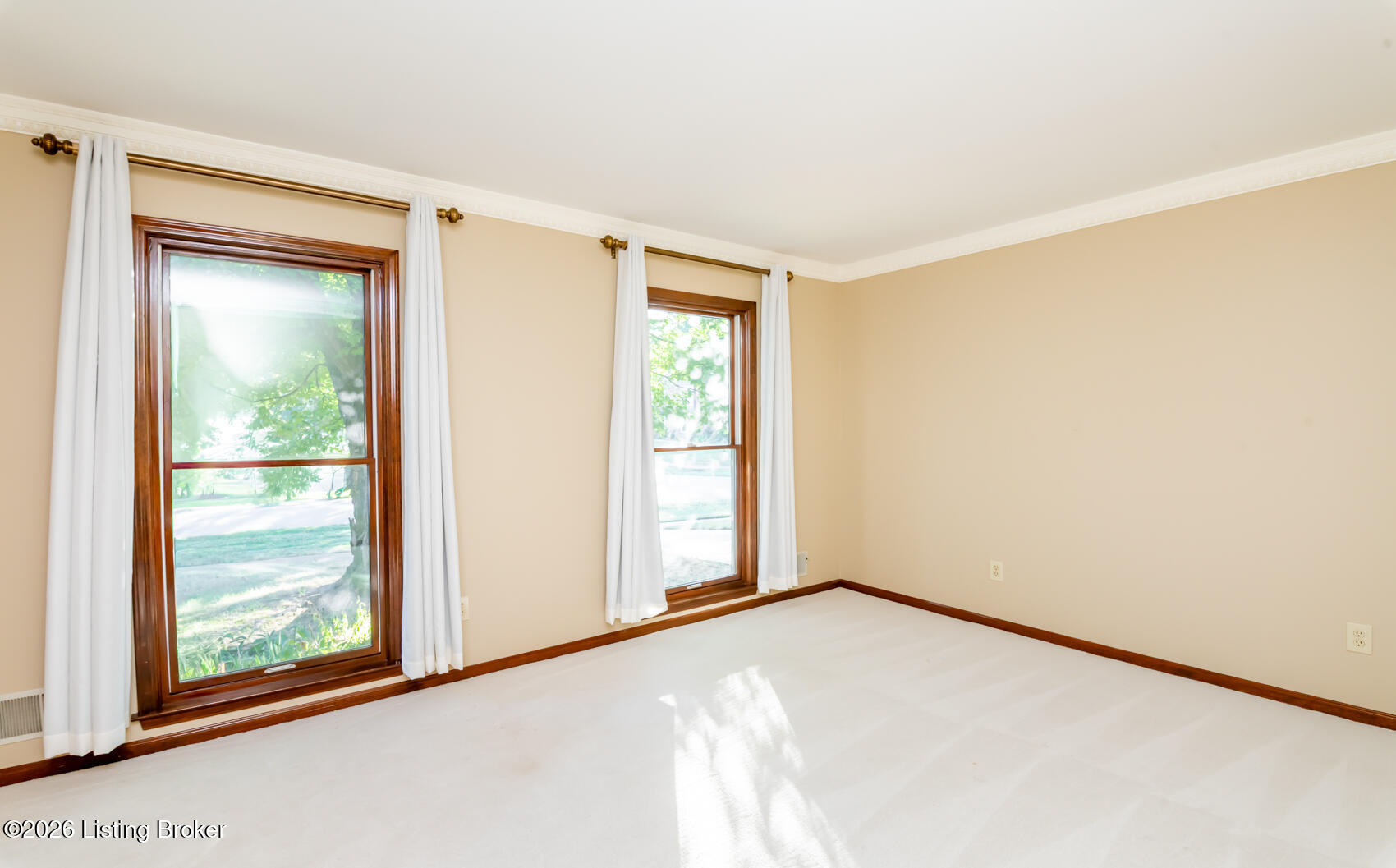 9604 Bay Hill Dr Property Photo 6
