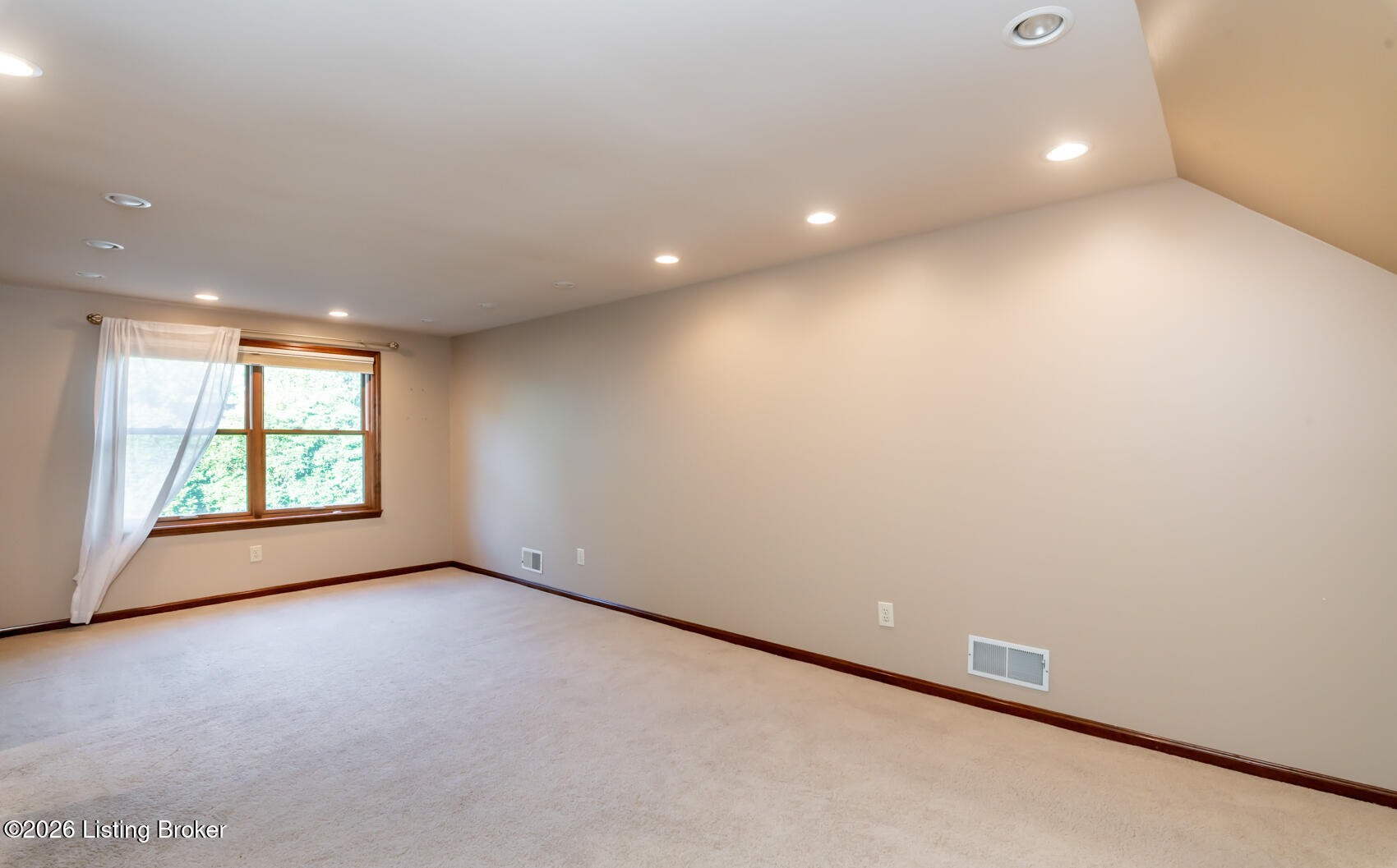 9604 Bay Hill Dr Property Photo 32