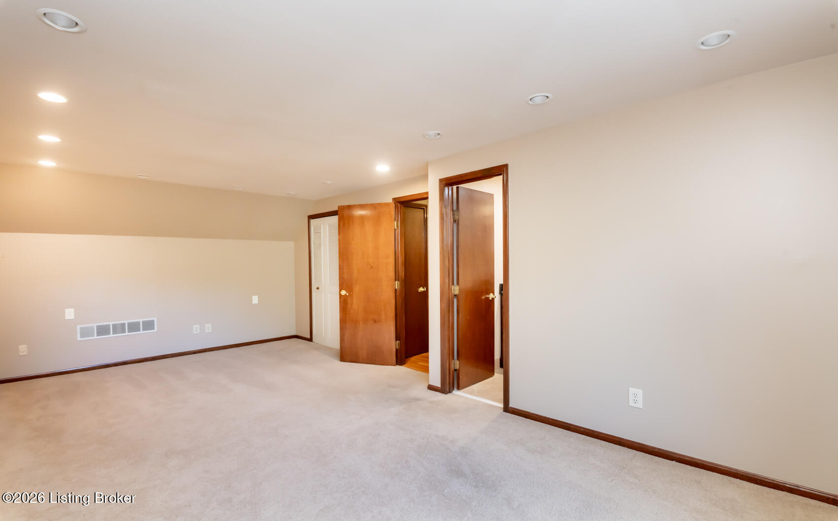 9604 Bay Hill Dr Property Photo 34