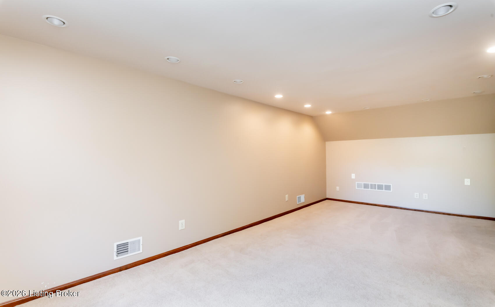 9604 Bay Hill Dr Property Photo 35