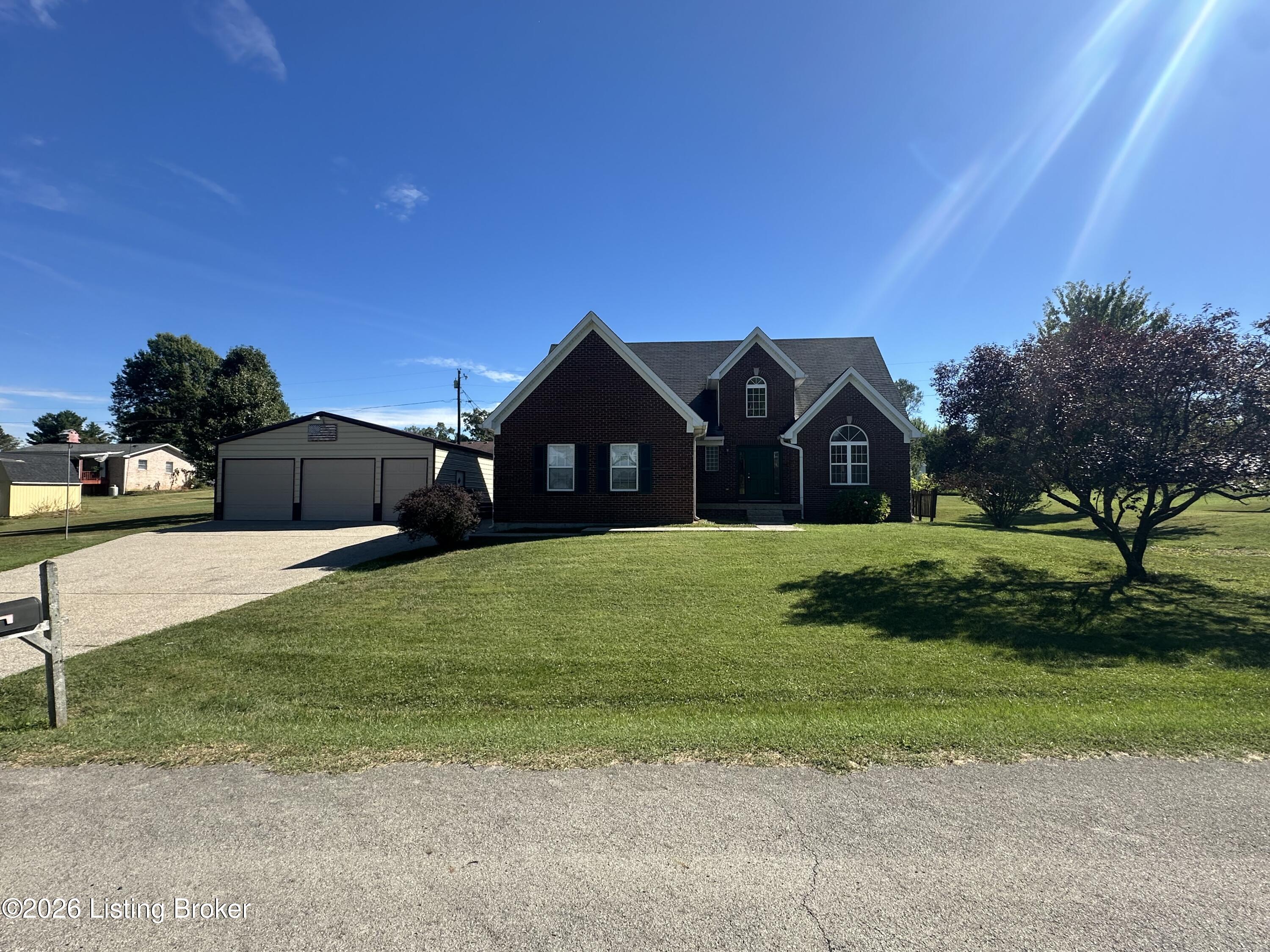 100 E Court Dr Property Photo 2