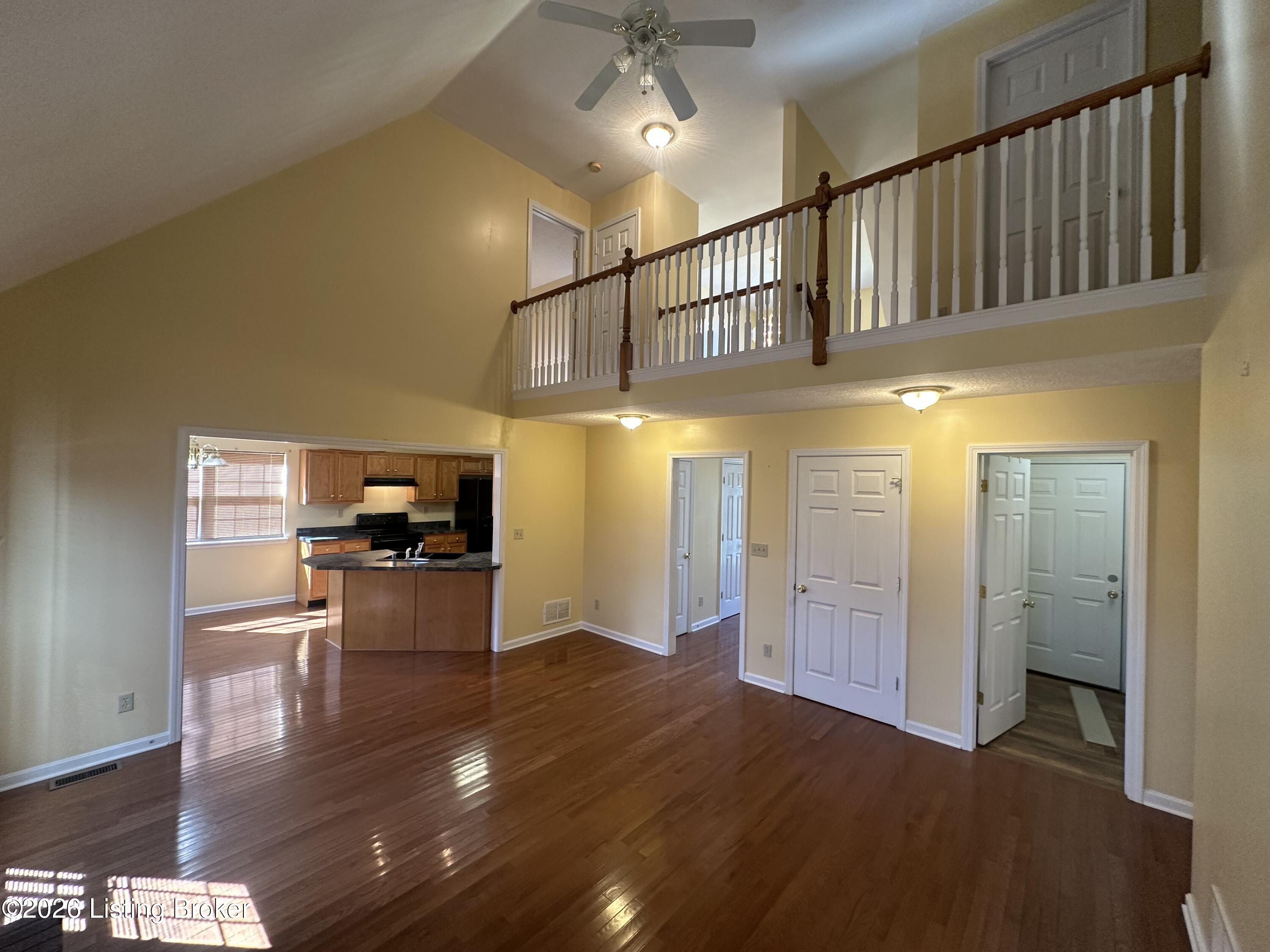 100 E Court Dr Property Photo 18