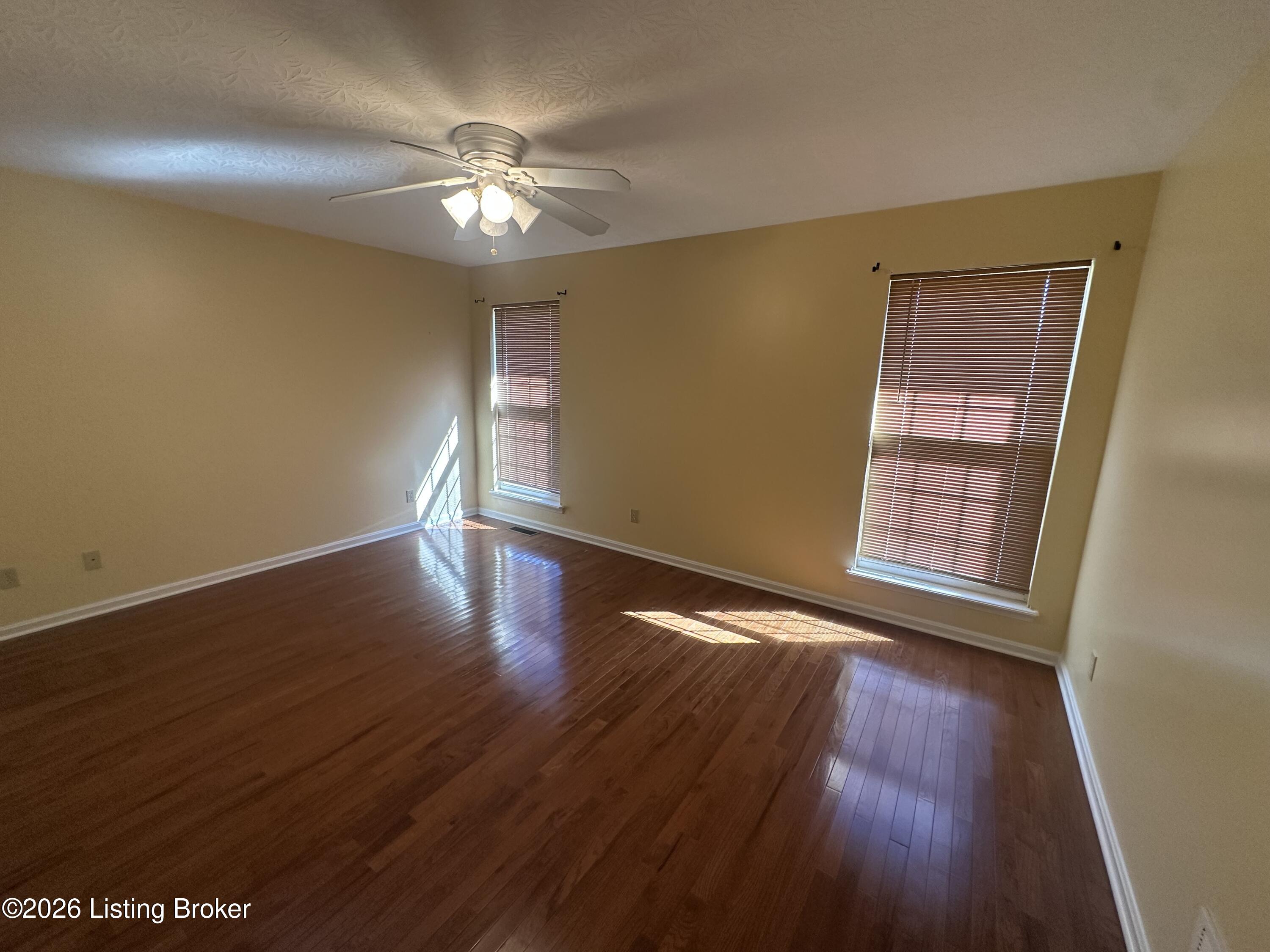 100 E Court Dr Property Photo 21