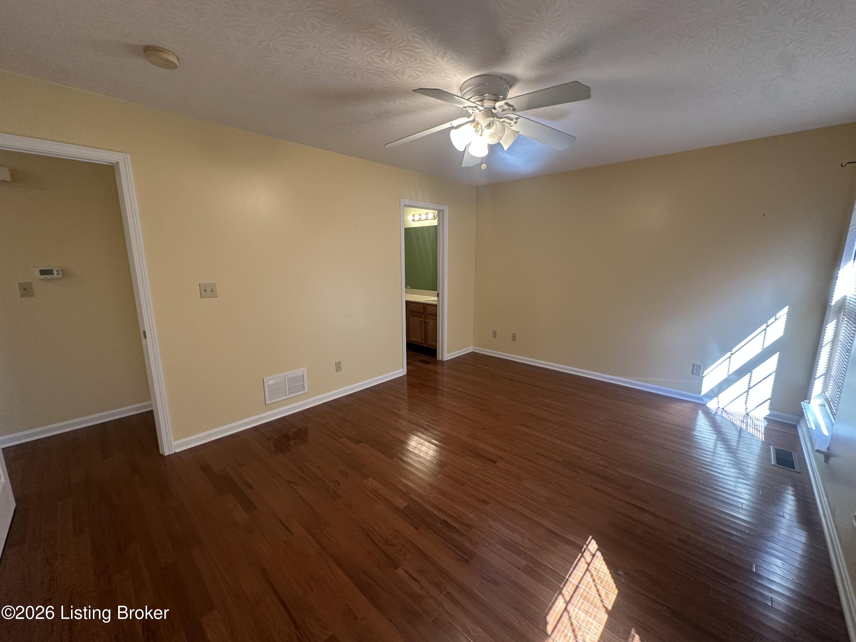 100 E Court Dr Property Photo 22