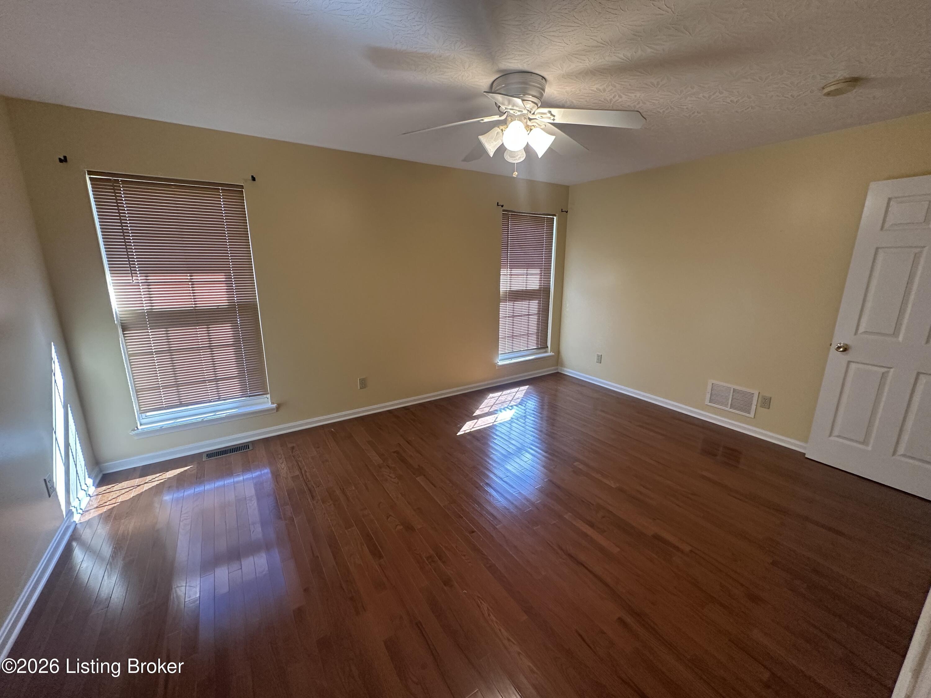 100 E Court Dr Property Photo 26