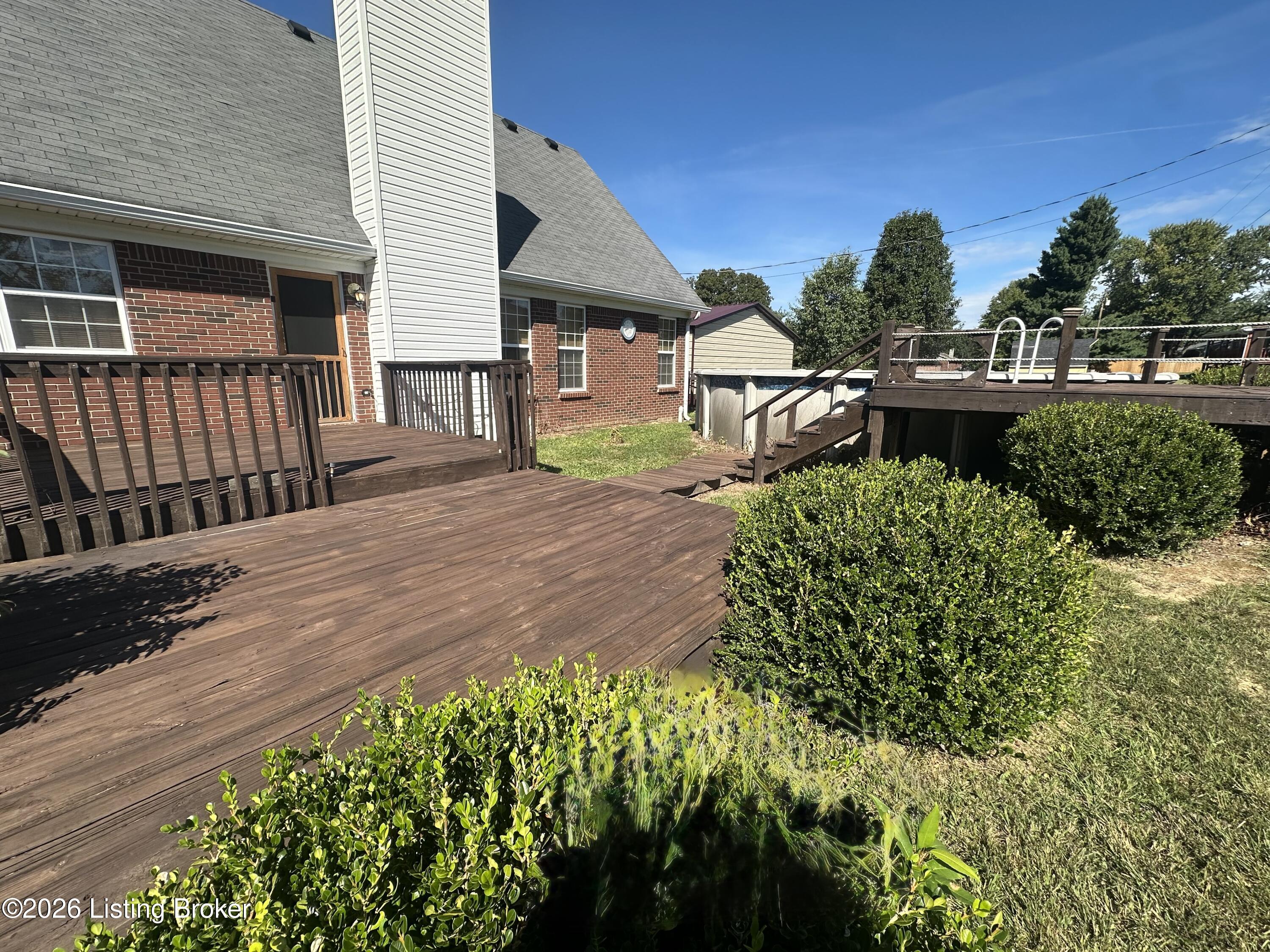 100 E Court Dr Property Photo 42