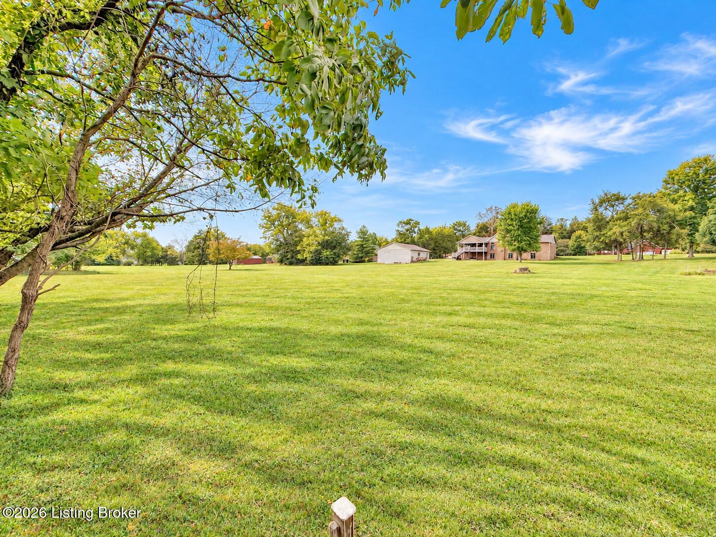 307 Laverne Ct Property Photo 6