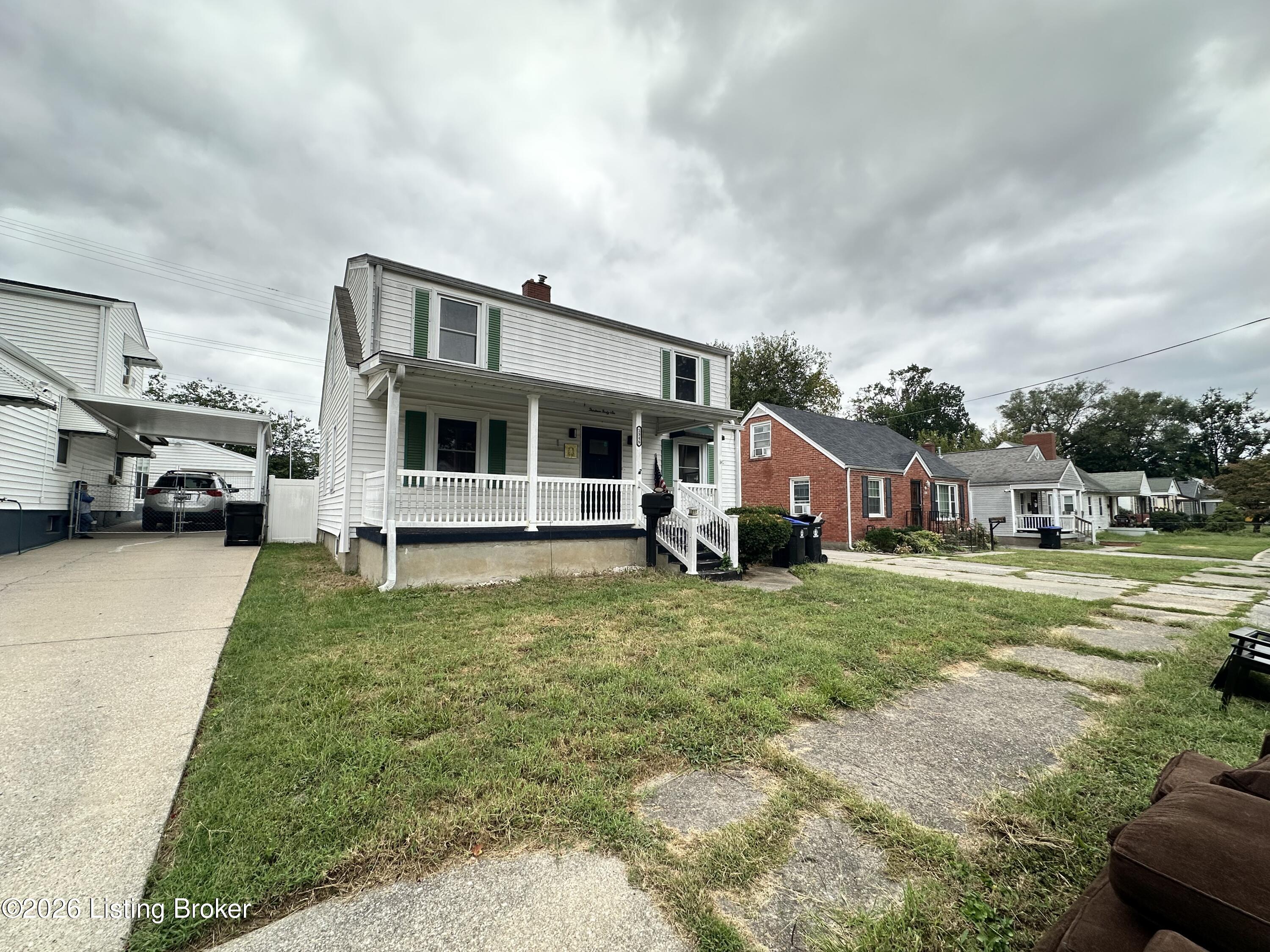 1346 Lillian Ave Property Photo 2