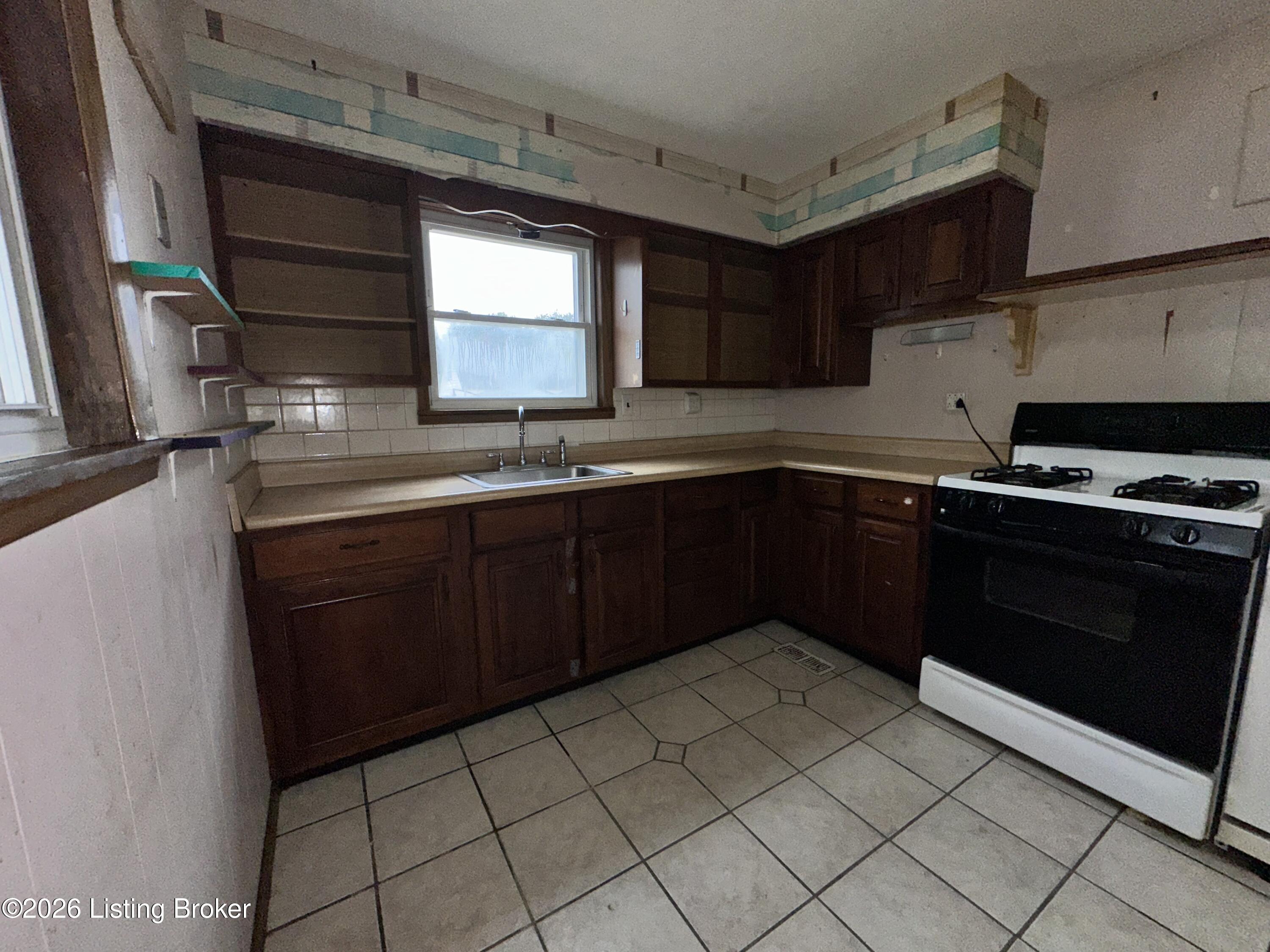 1346 Lillian Ave Property Photo 25