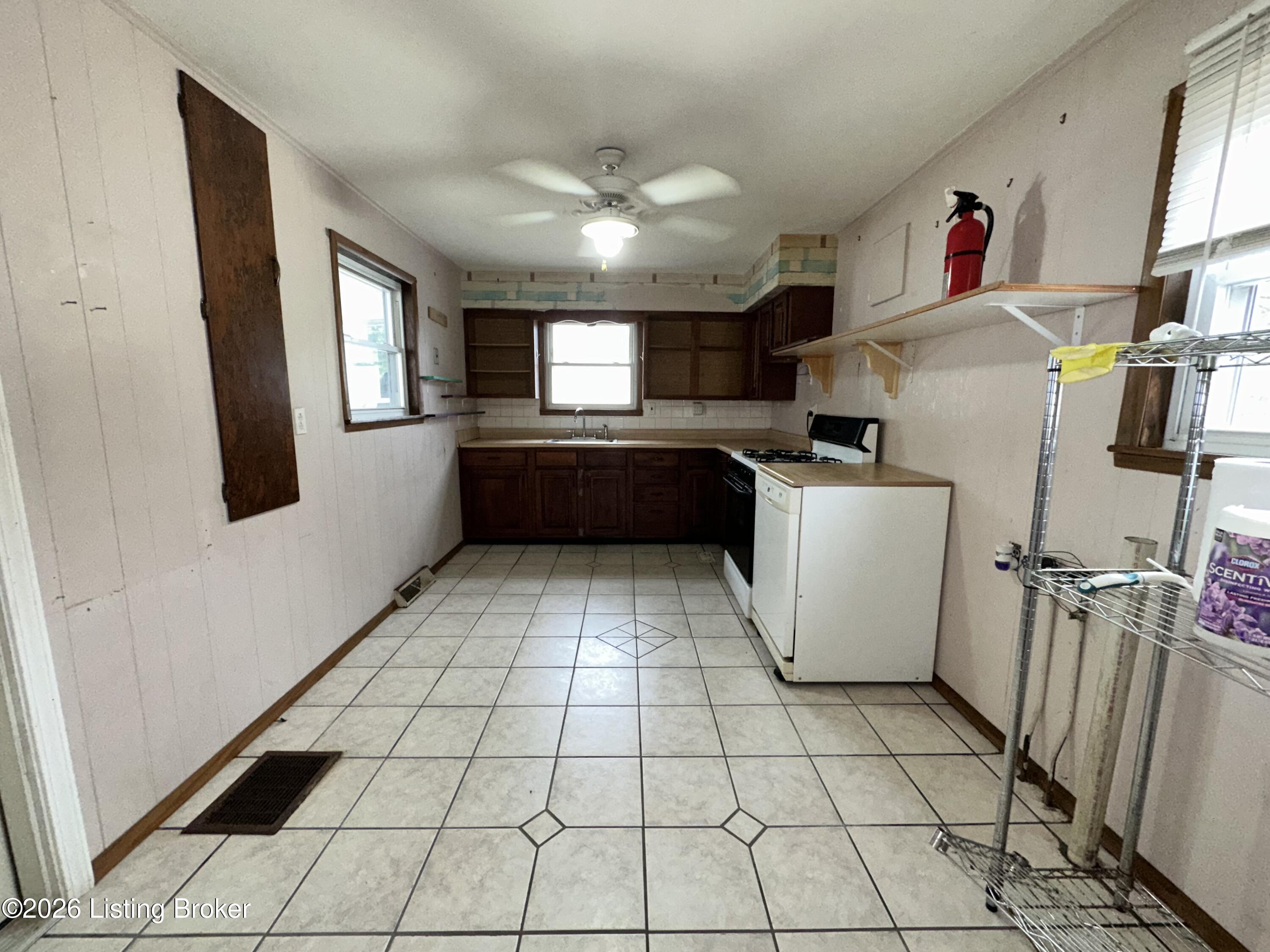 1346 Lillian Ave Property Photo 28
