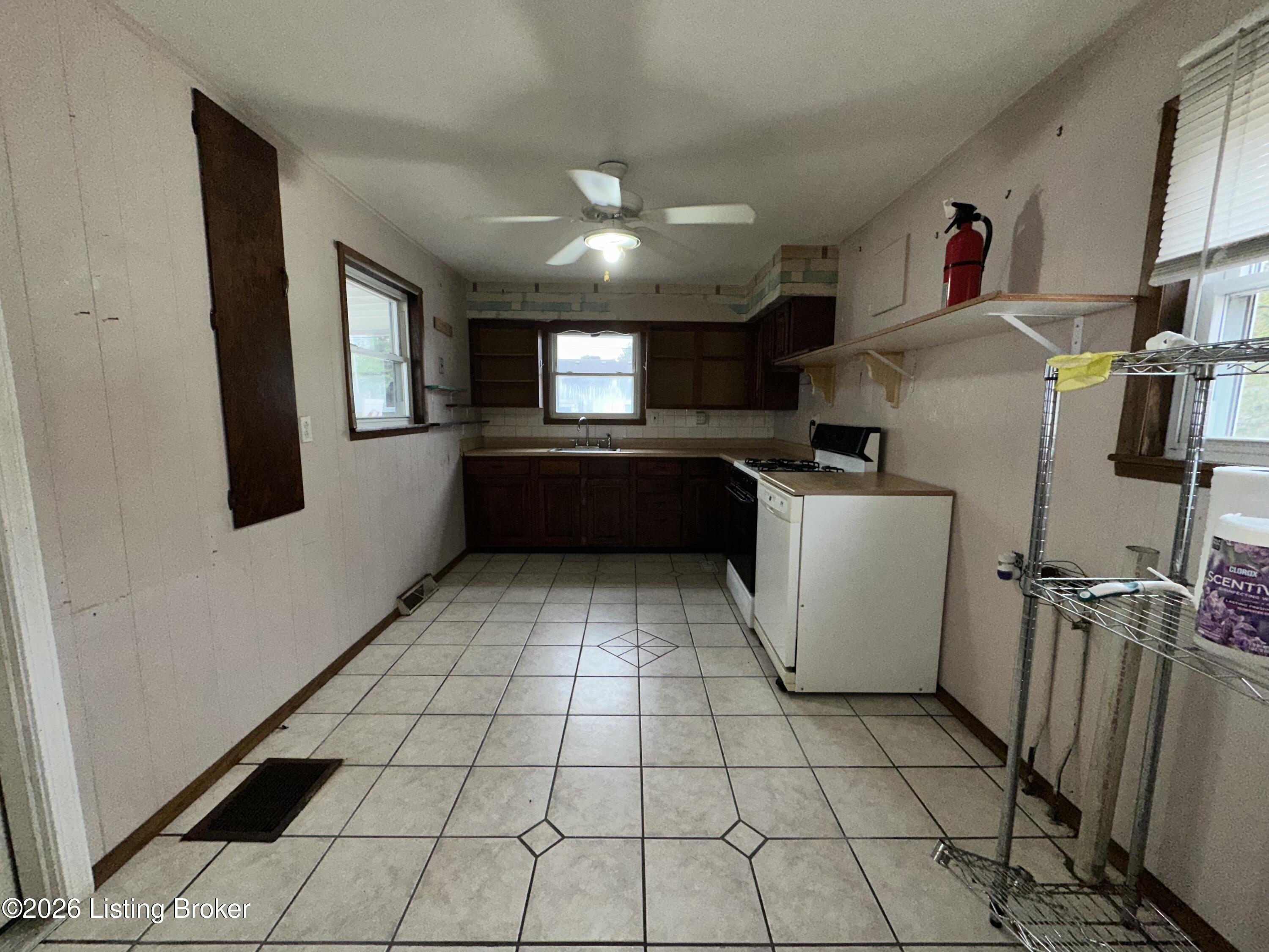1346 Lillian Ave Property Photo 29
