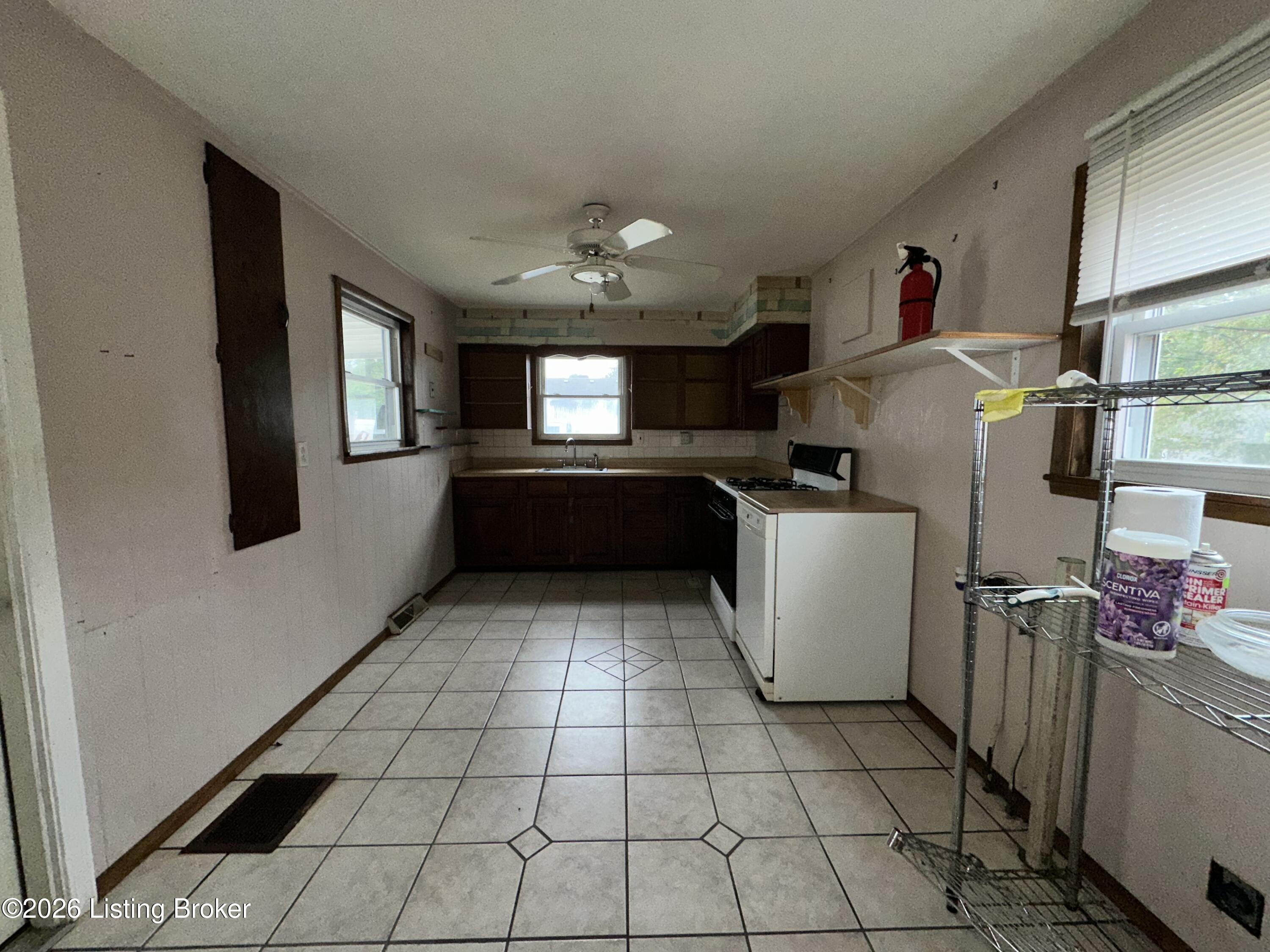1346 Lillian Ave Property Photo 30