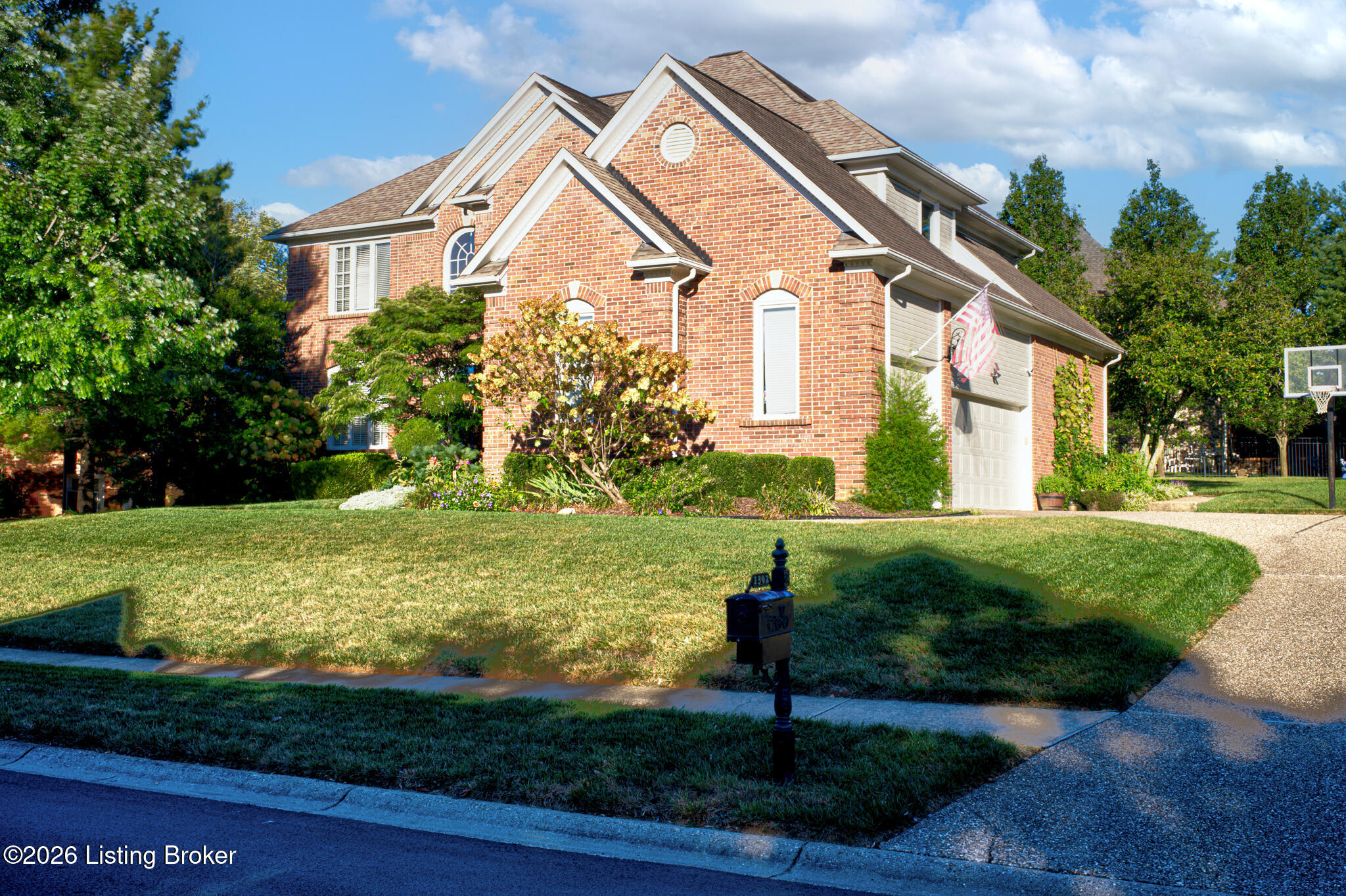 1302 Isleworth Dr Property Photo 2