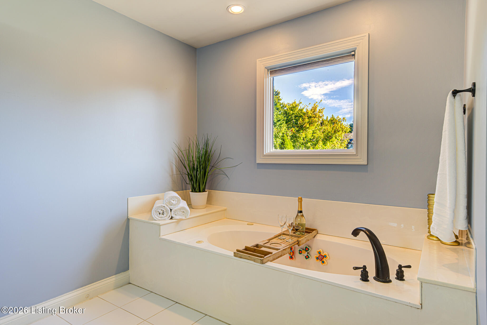 1302 Isleworth Dr Property Photo 39