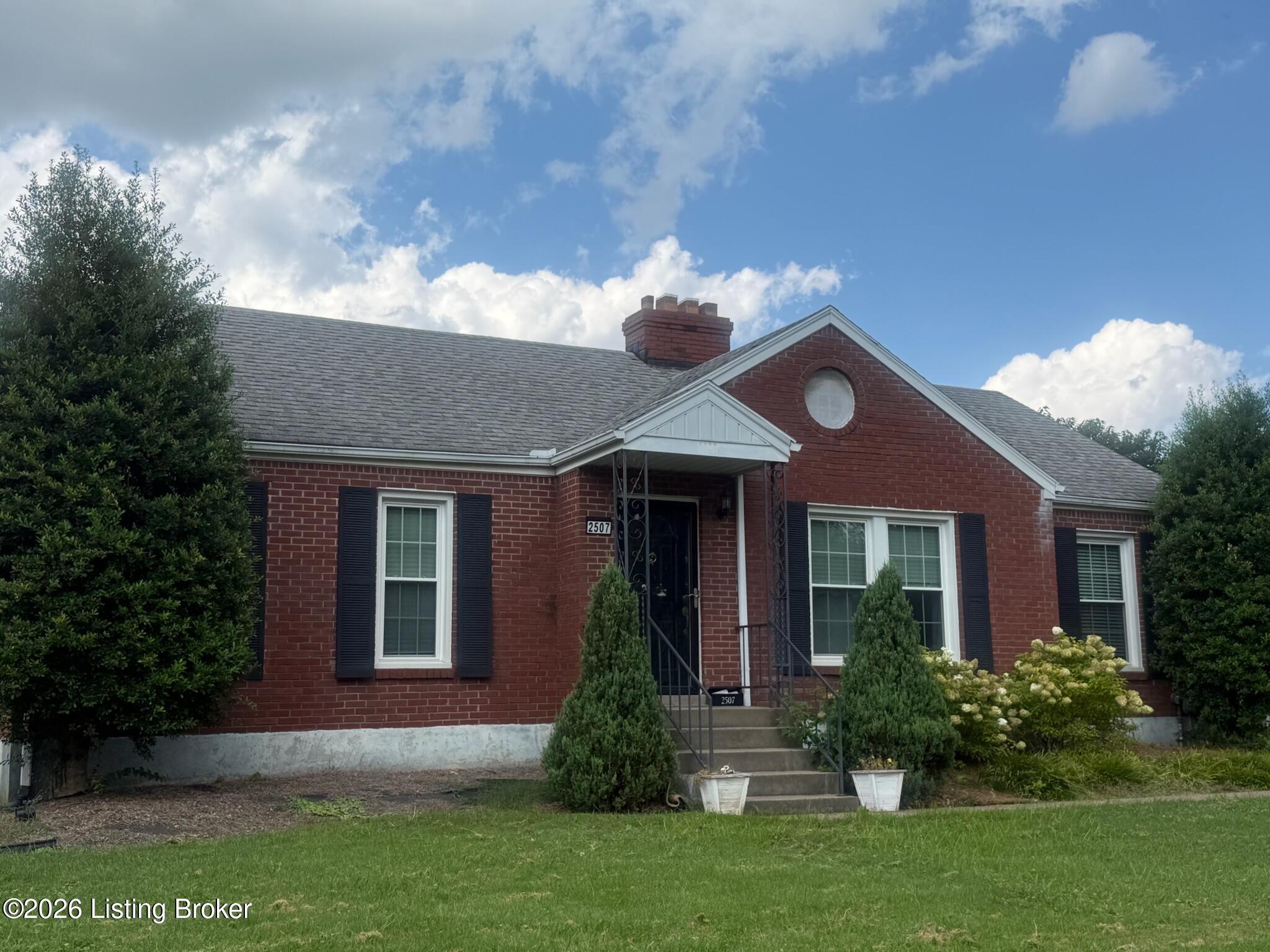 2507 Alanmede Rd Property Photo 2