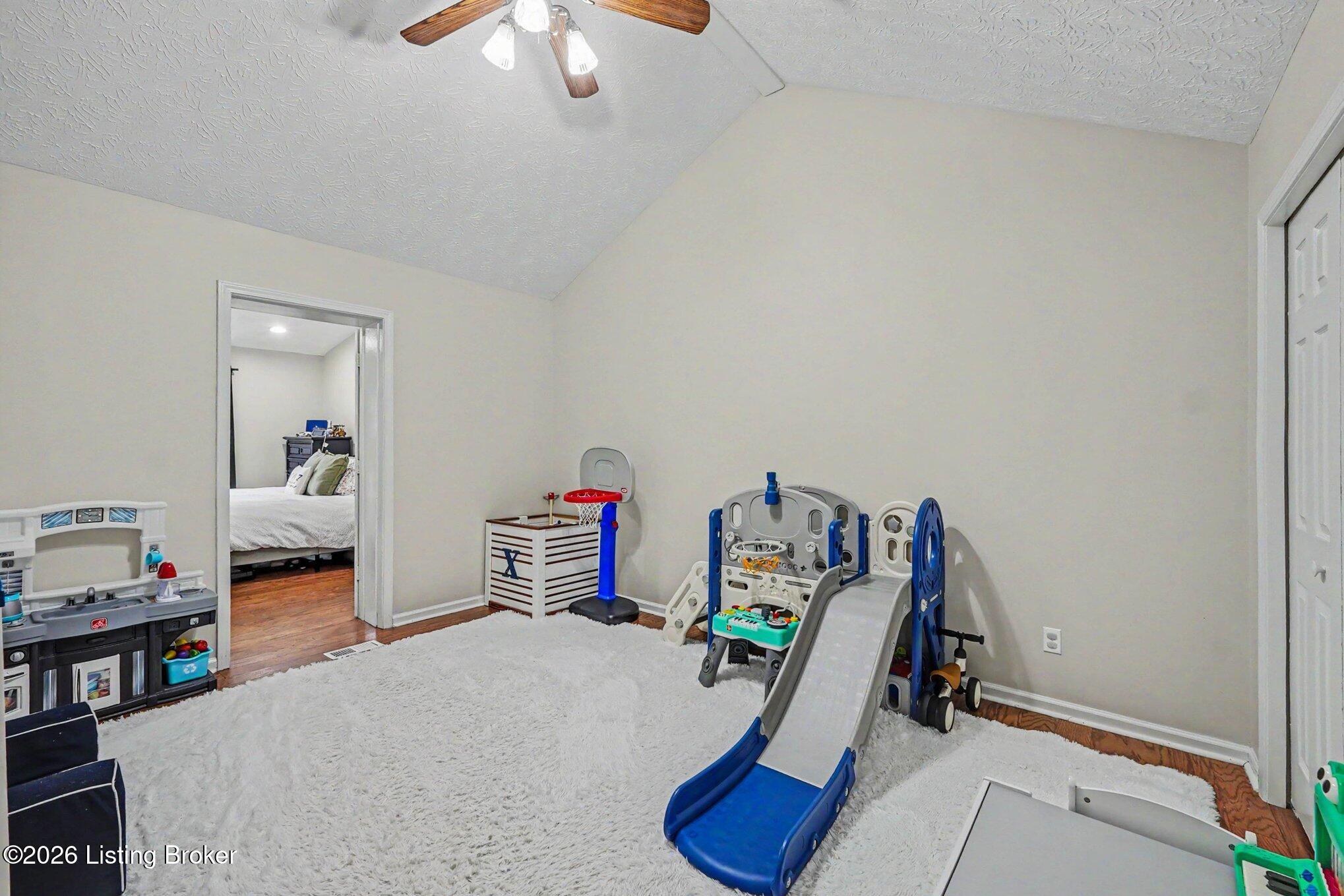 1513 Daverman Dr Property Photo 16