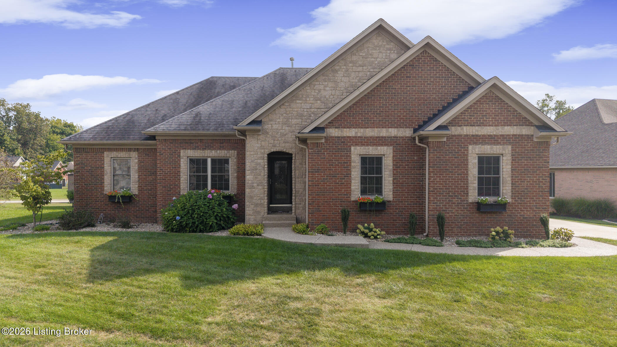 4063 Viewcrest Loop Property Photo 1