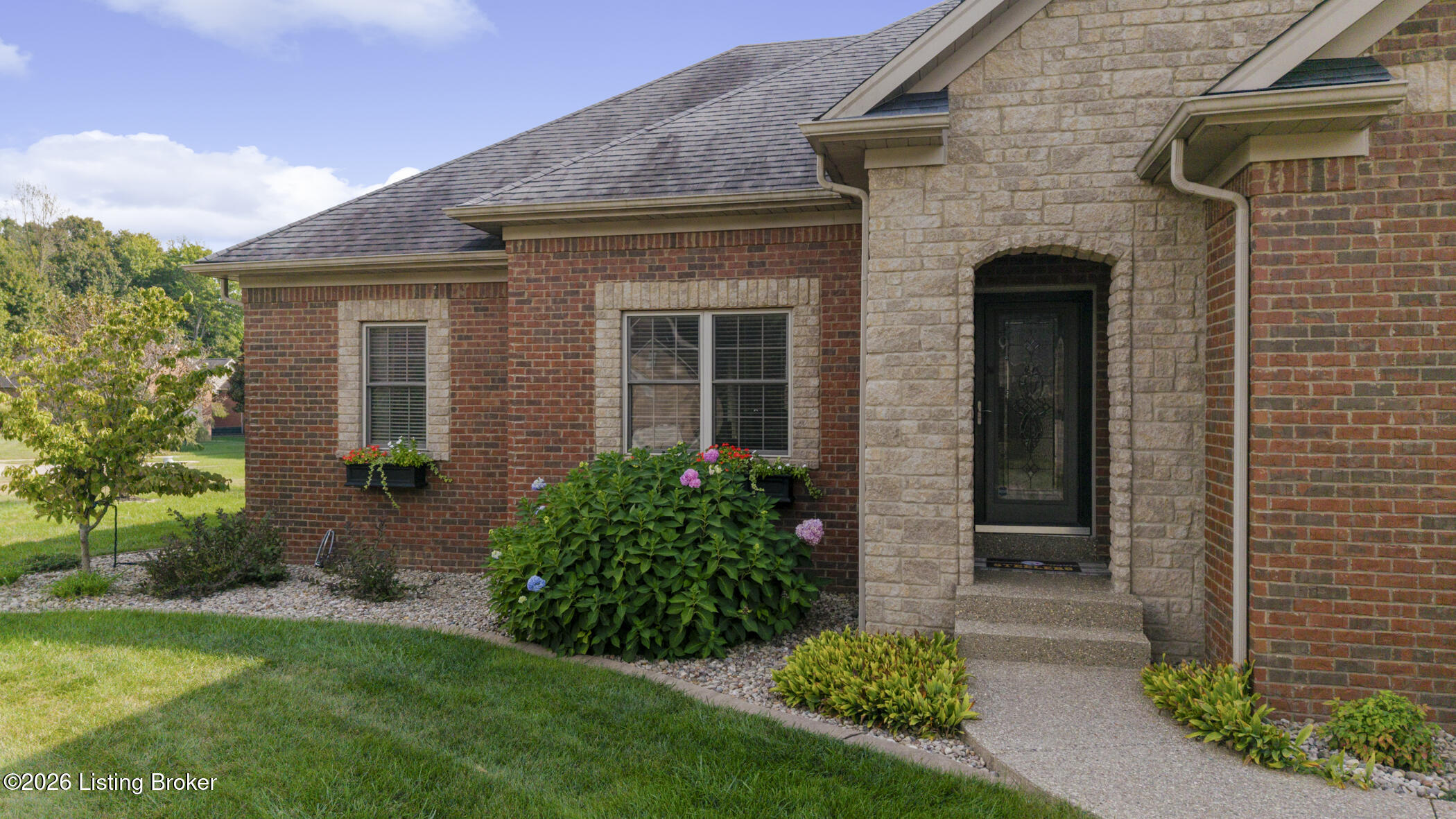 4063 Viewcrest Loop Property Photo 4