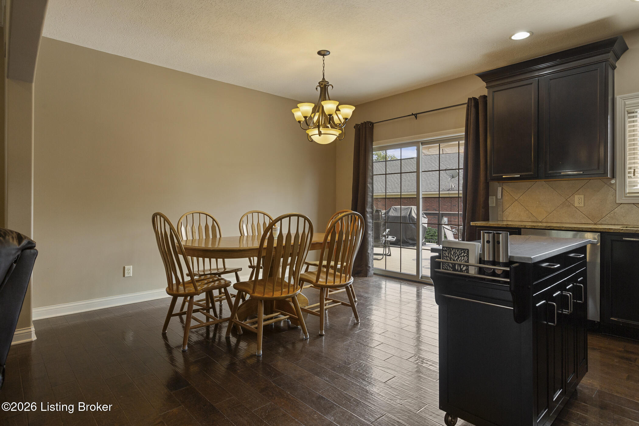 4063 Viewcrest Loop Property Photo 9