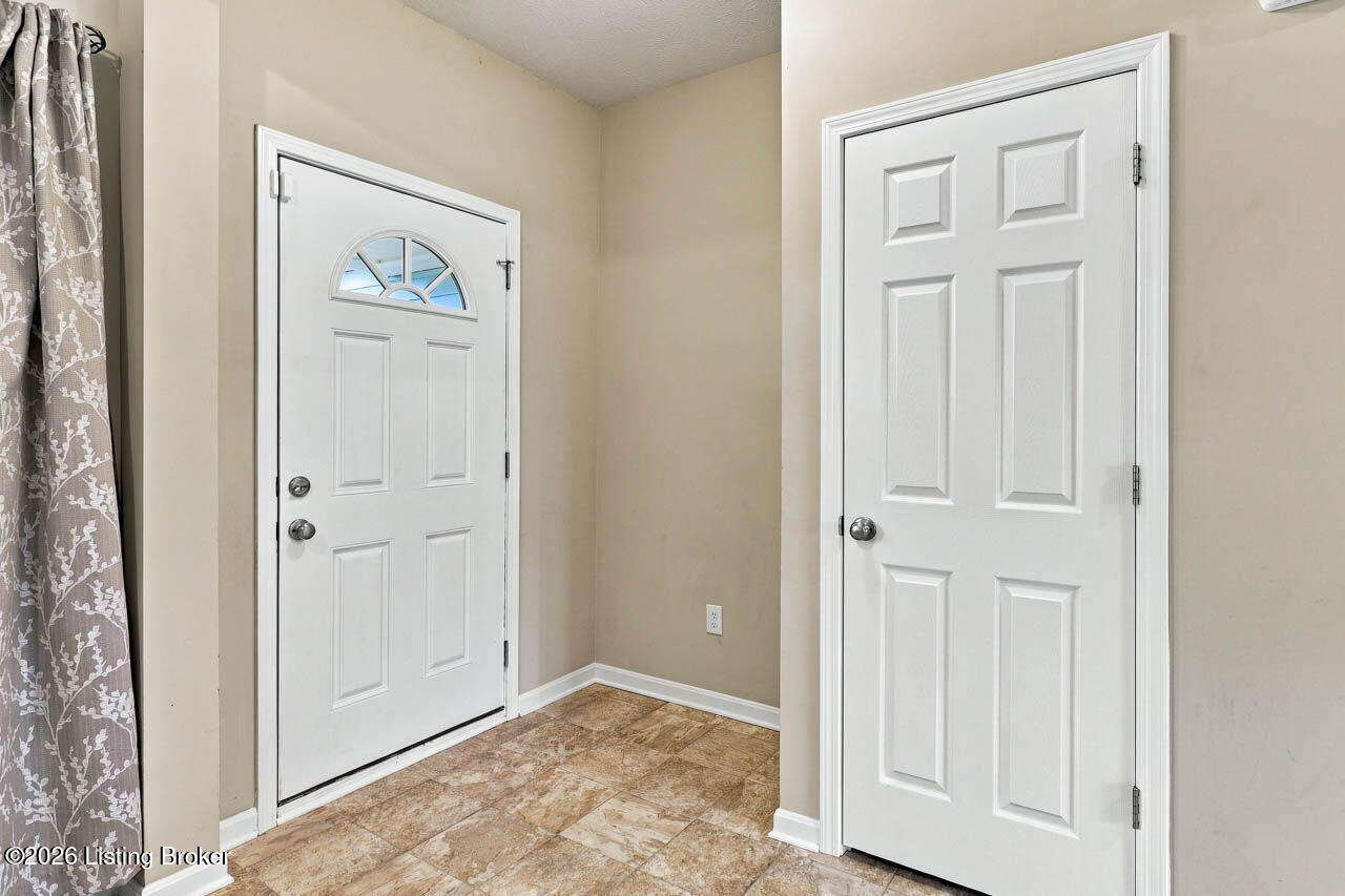 127 Eagles Crest Ct Property Photo 6