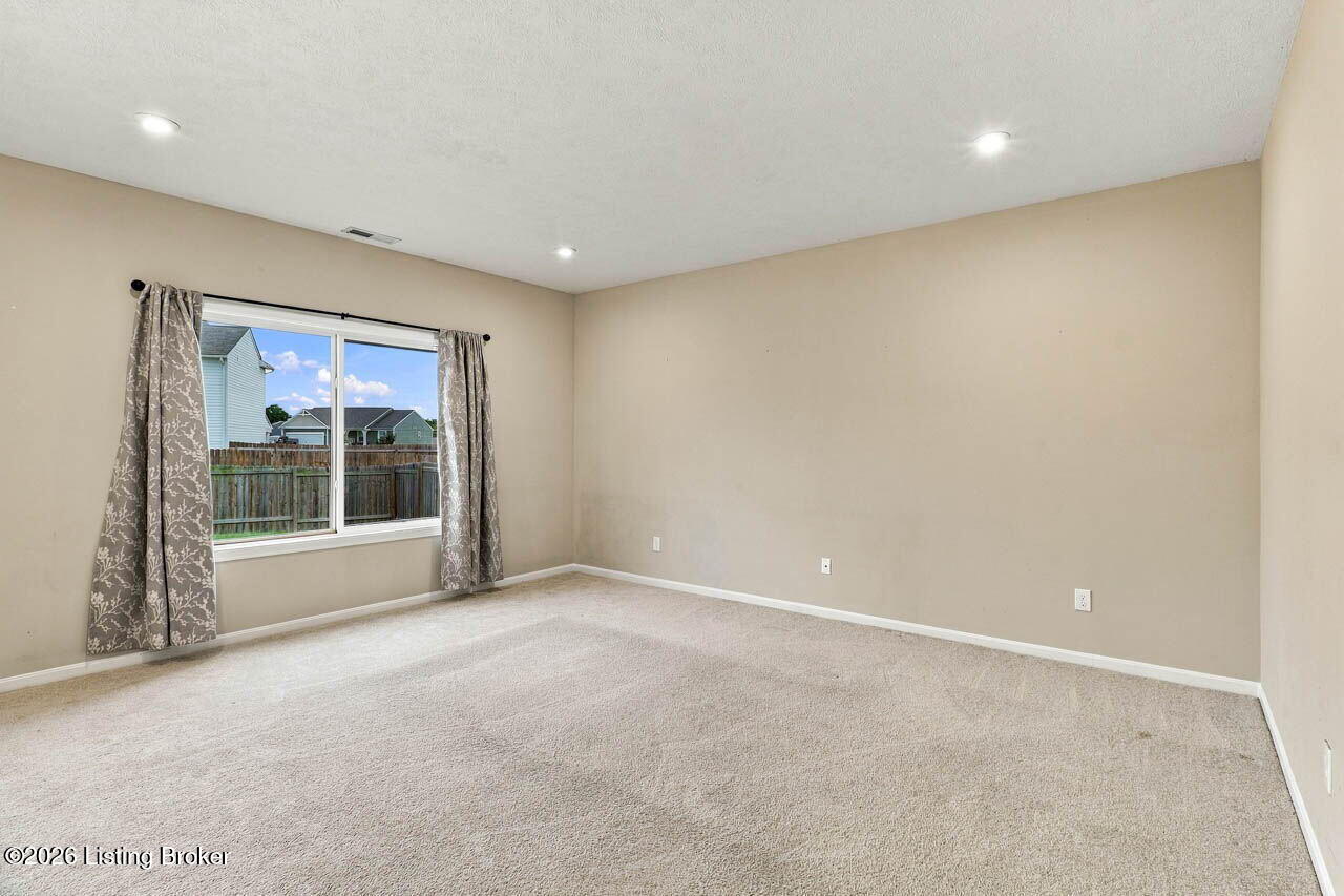127 Eagles Crest Ct Property Photo 10