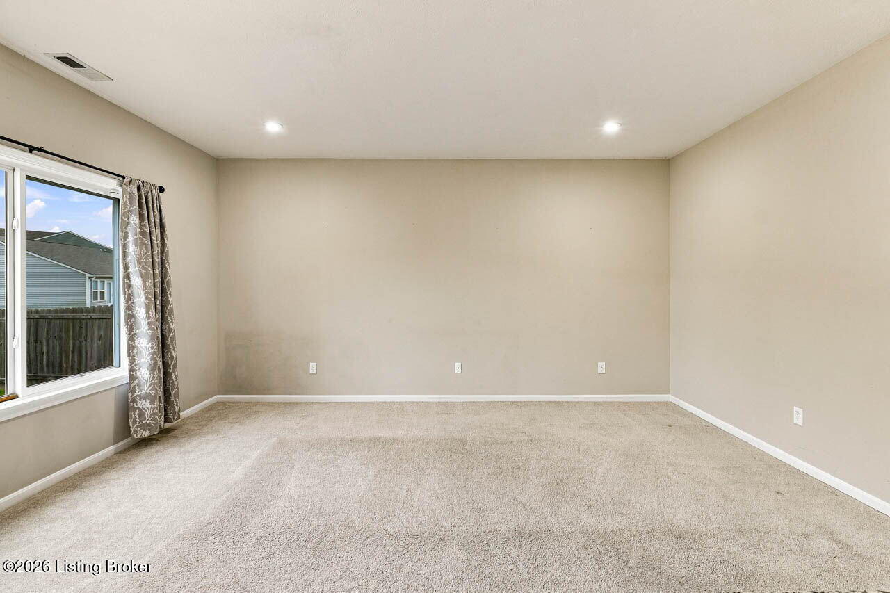 127 Eagles Crest Ct Property Photo 11