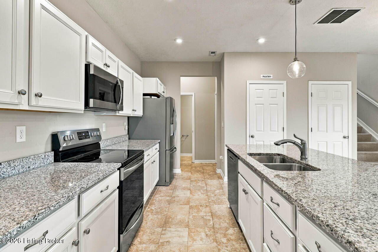 127 Eagles Crest Ct Property Photo 17