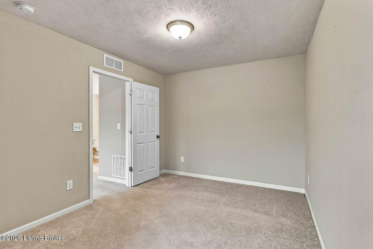 127 Eagles Crest Ct Property Photo 28