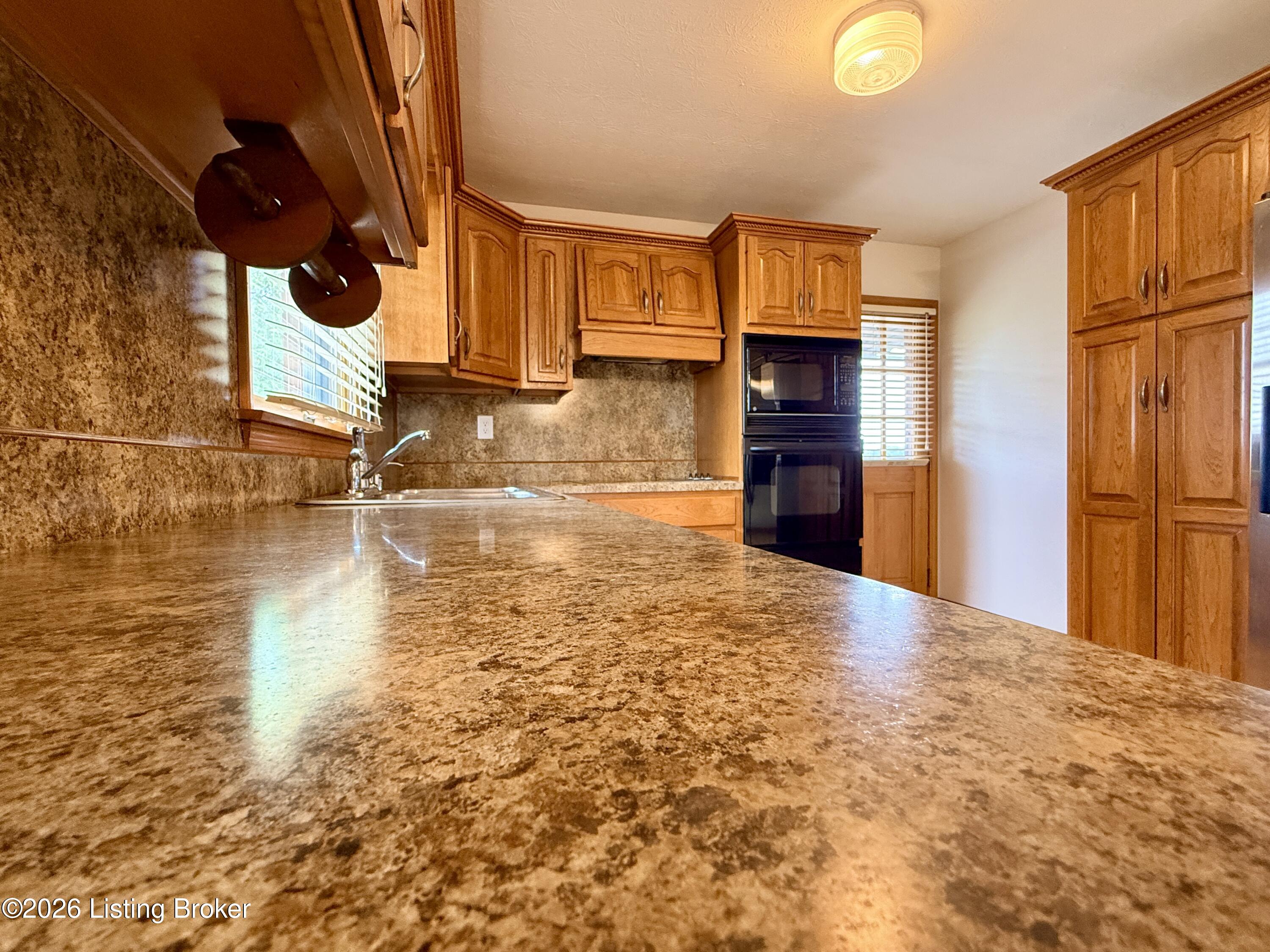 4198 Springfield Rd Property Photo 12